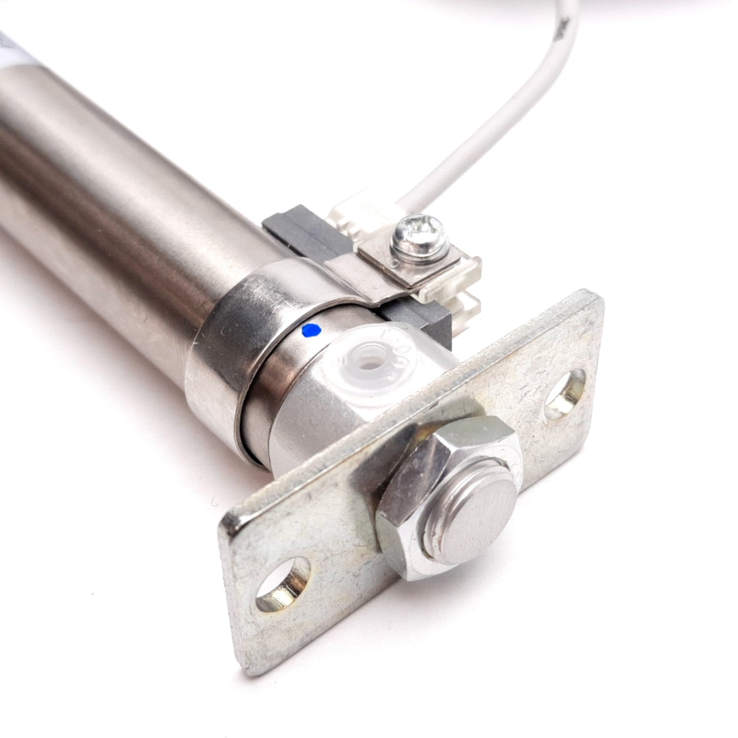 New SMC CDJ2G16-100Z-M9PVZ-B Air Cylinder, Stroke: 100mm, With 2x D-M9PV Sensors