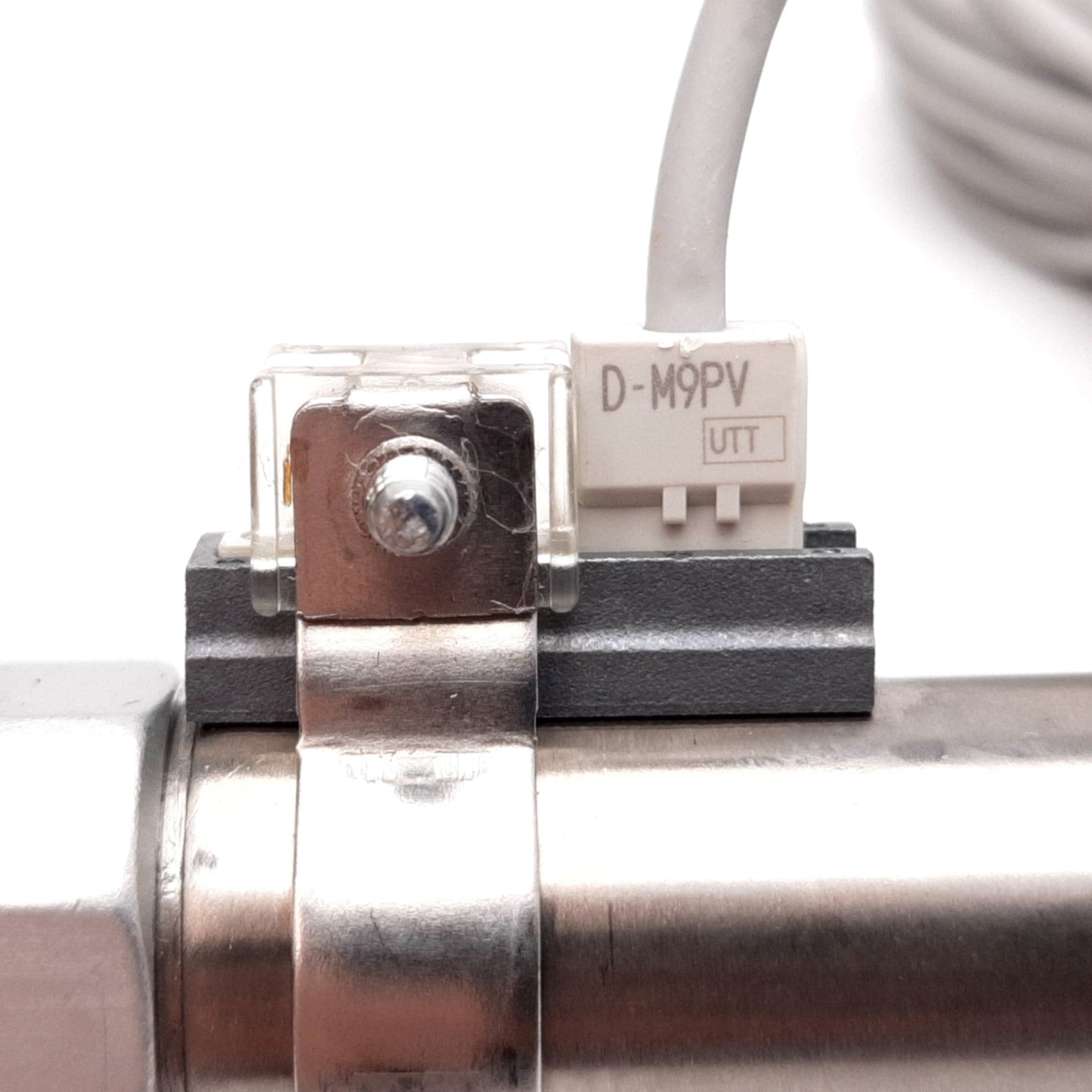 New SMC CDJ2G16-100Z-M9PVZ-B Air Cylinder, Stroke: 100mm, With 2x D-M9PV Sensors