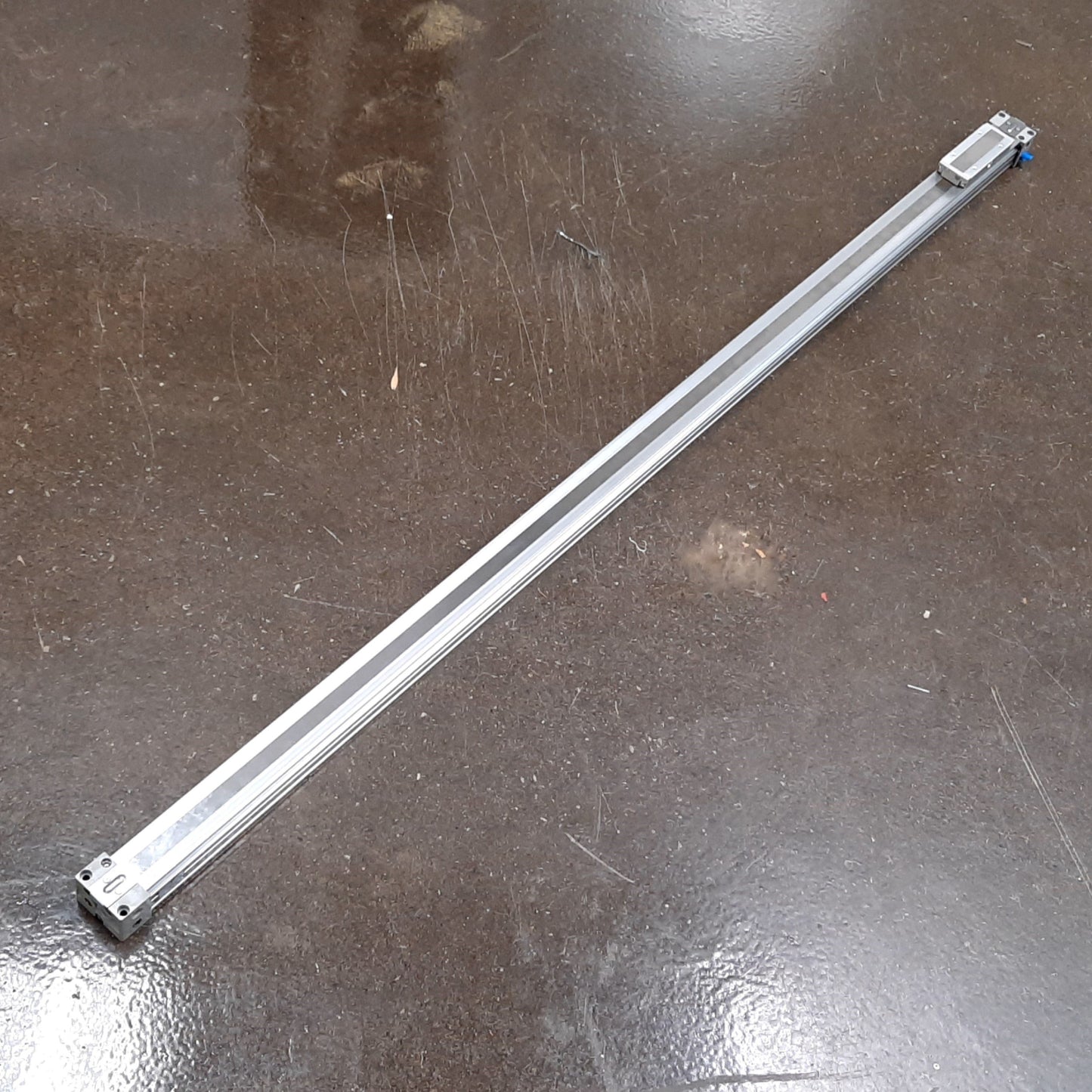 New SMC MY1B25TNG-1220Z Rodless Cylinder, Bore: 25mm, Stroke: 1220mm, 1/8" NPT