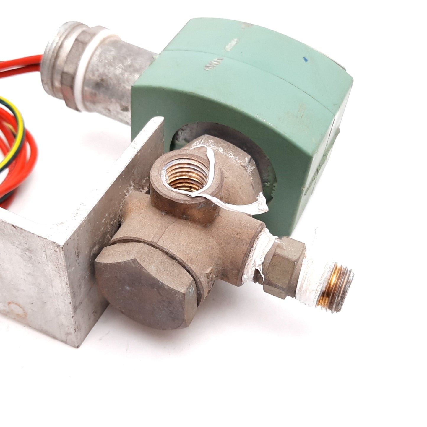 Used Asco 8262G220 Red-Hat II Solenoid Valve, 3-Way, Coil: 110/120VAC, 1/4" NPT