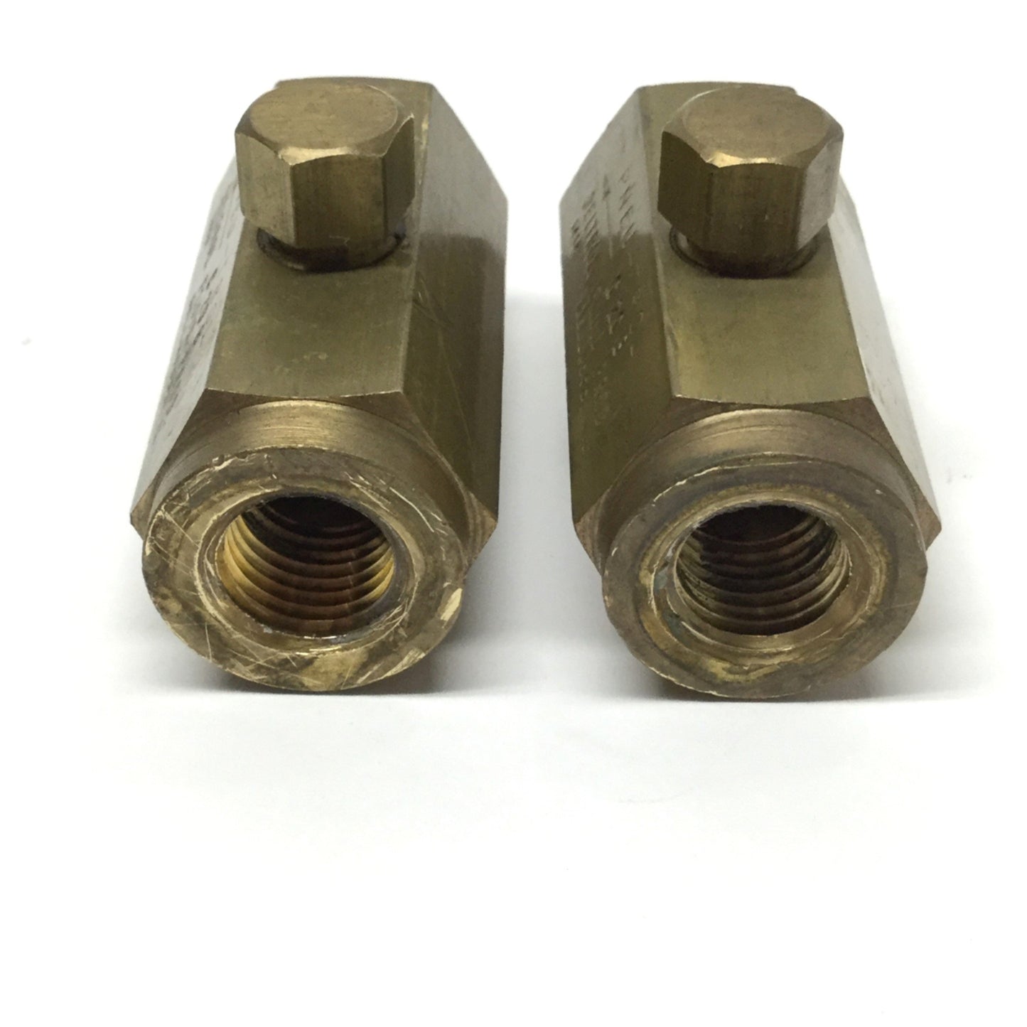 Used Lot of 2 Deltrol C20B Brass Check Valves 2000psi, 1/4" NPT, 3gpm, 1-2.5psi Crack