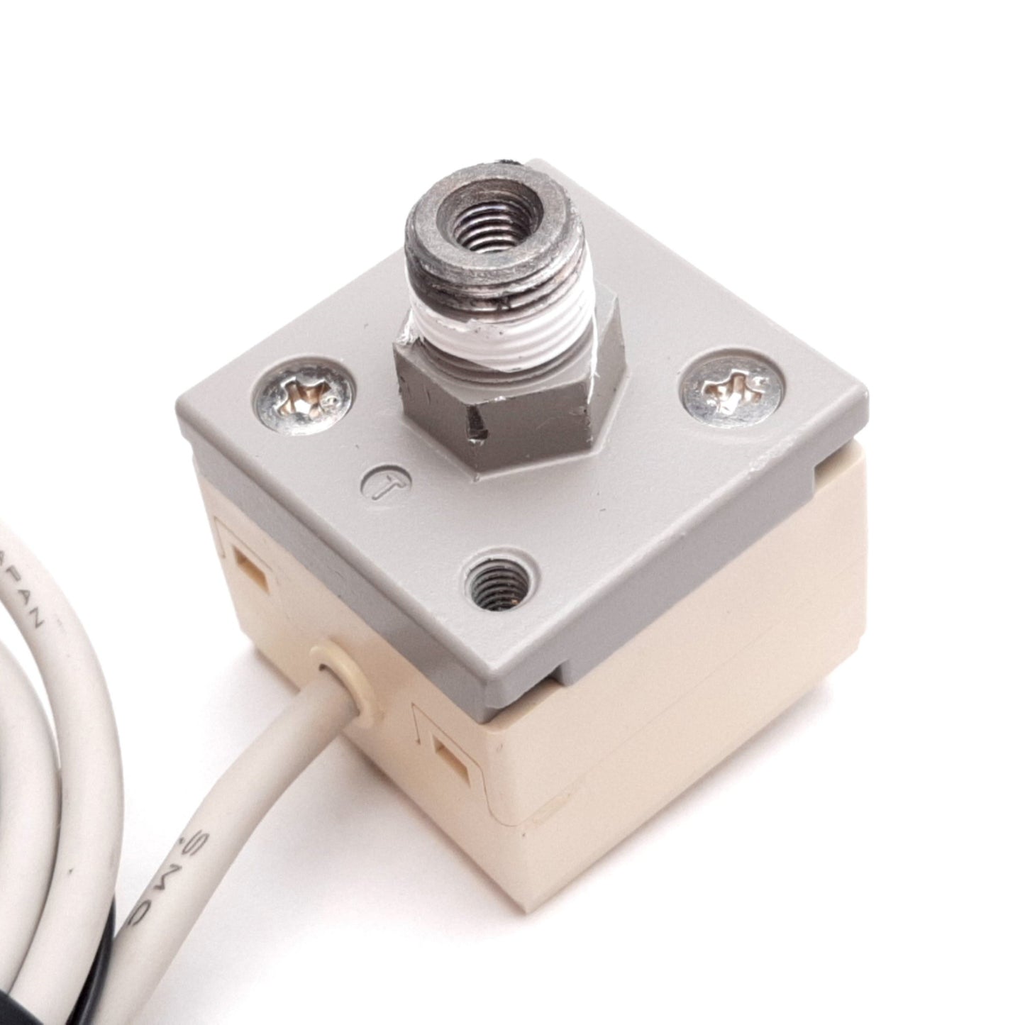 Used SMC ISE4B-T1-25 Digital Pressure Switch, 12-24VDC, NPN, 12-24VDC, 1/8" NPT