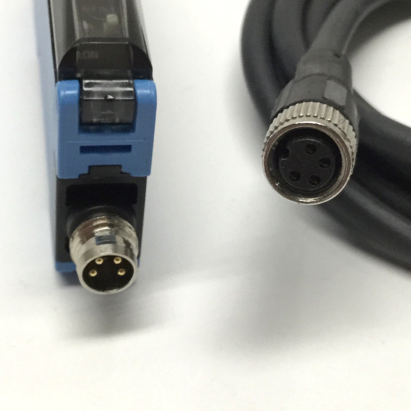 Used Sick WLL170-2P430 Fiber Optic Sensor 10-30VDC, PNP, 0-160mm/700mm Range