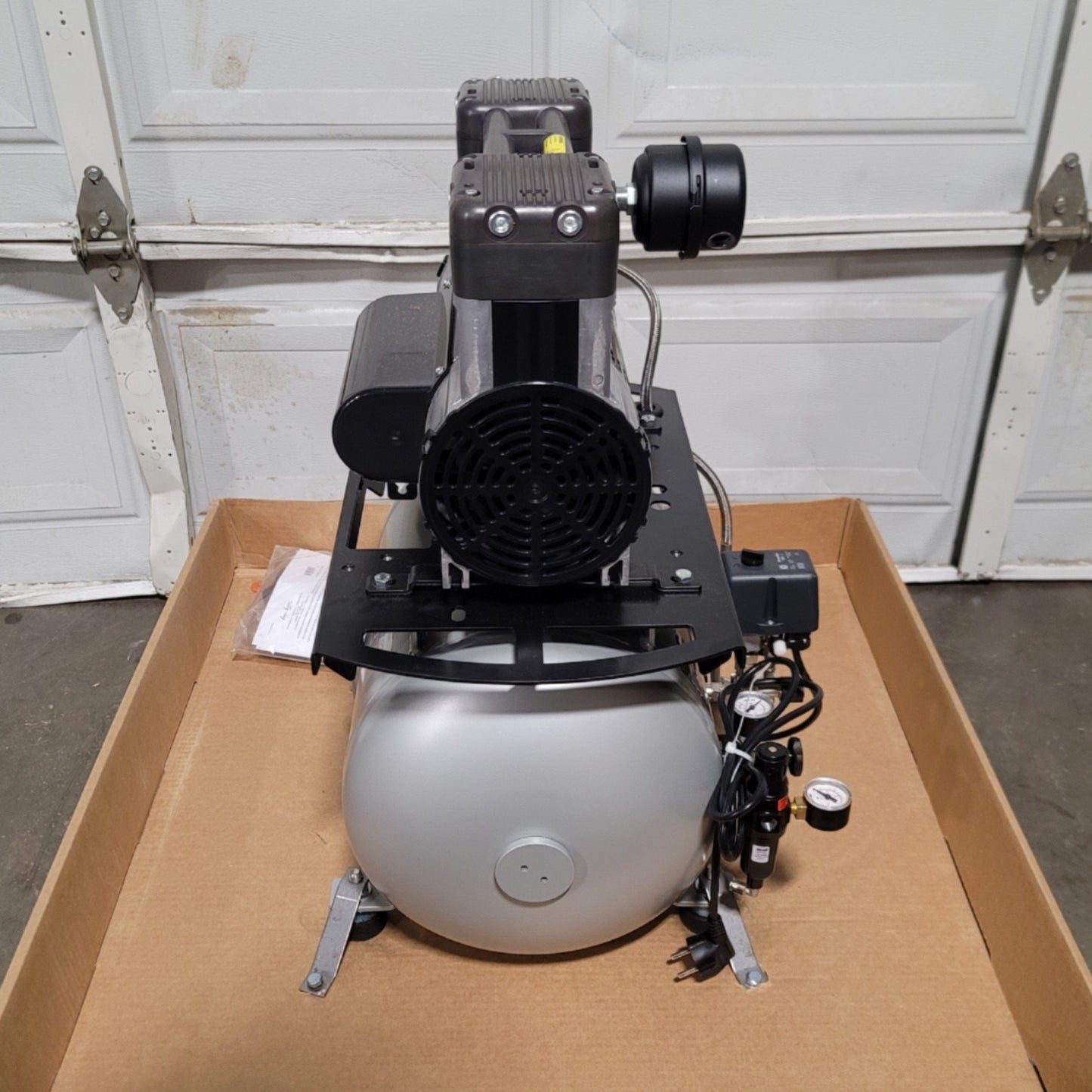 New JUN-AIR 1203310 120R-40B Rocking Piston Compressor 2HP 5.5CFM 120psi Max 230VAC