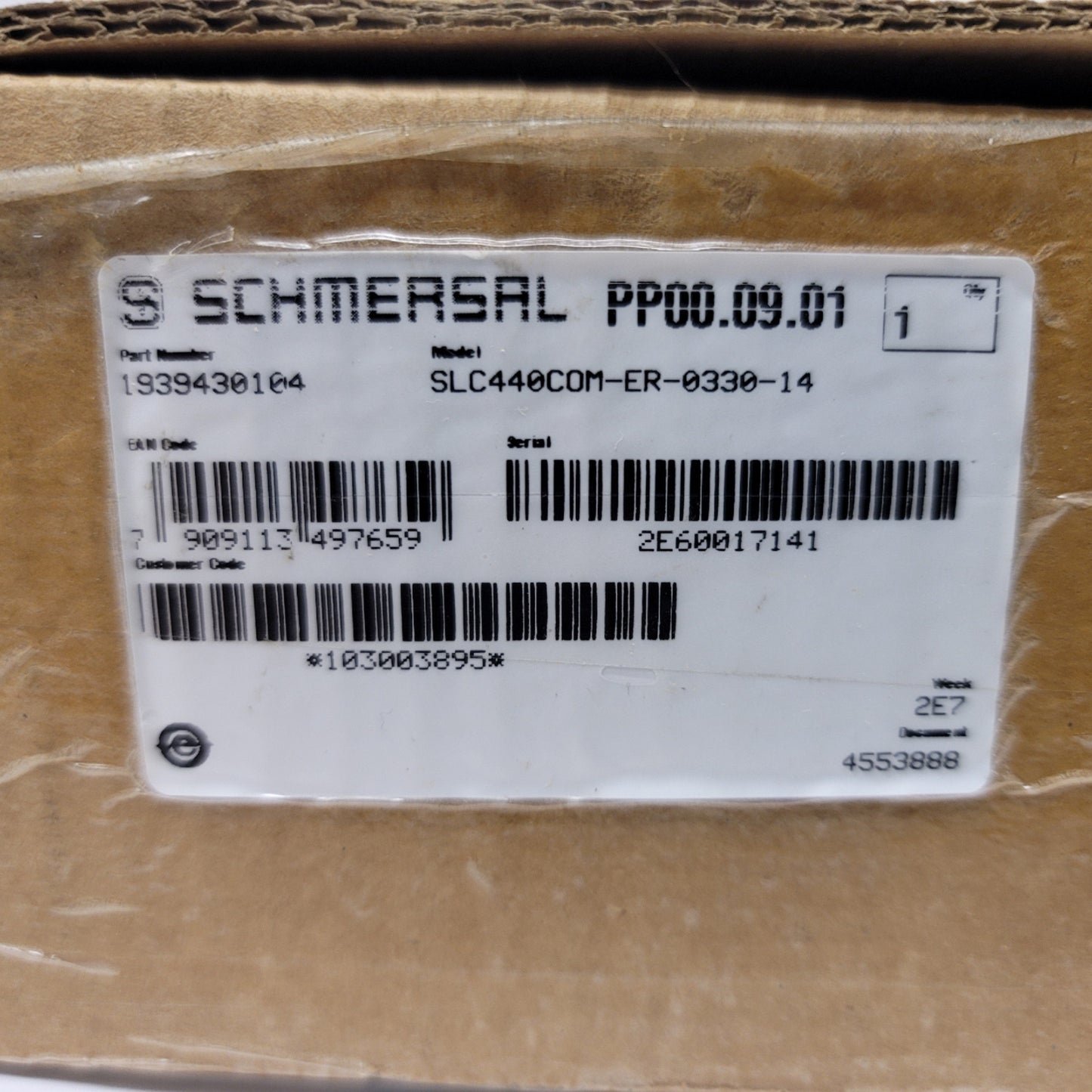 New Schmersal SLC440COM-ER-0330-14 Safety Light Curtain Set, 330mm Height, 14mm Res