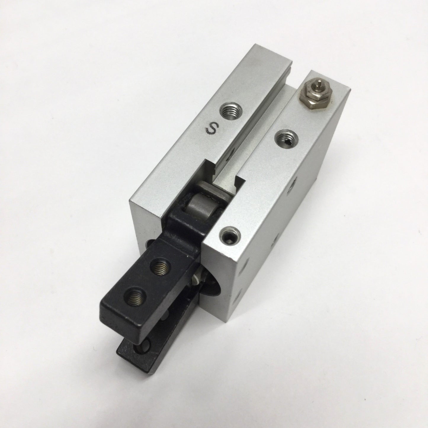 Used SMC MHC2-20D Angular 2-Jaw Pneumatic Air Gripper Double-Acting Ø20mm Bore