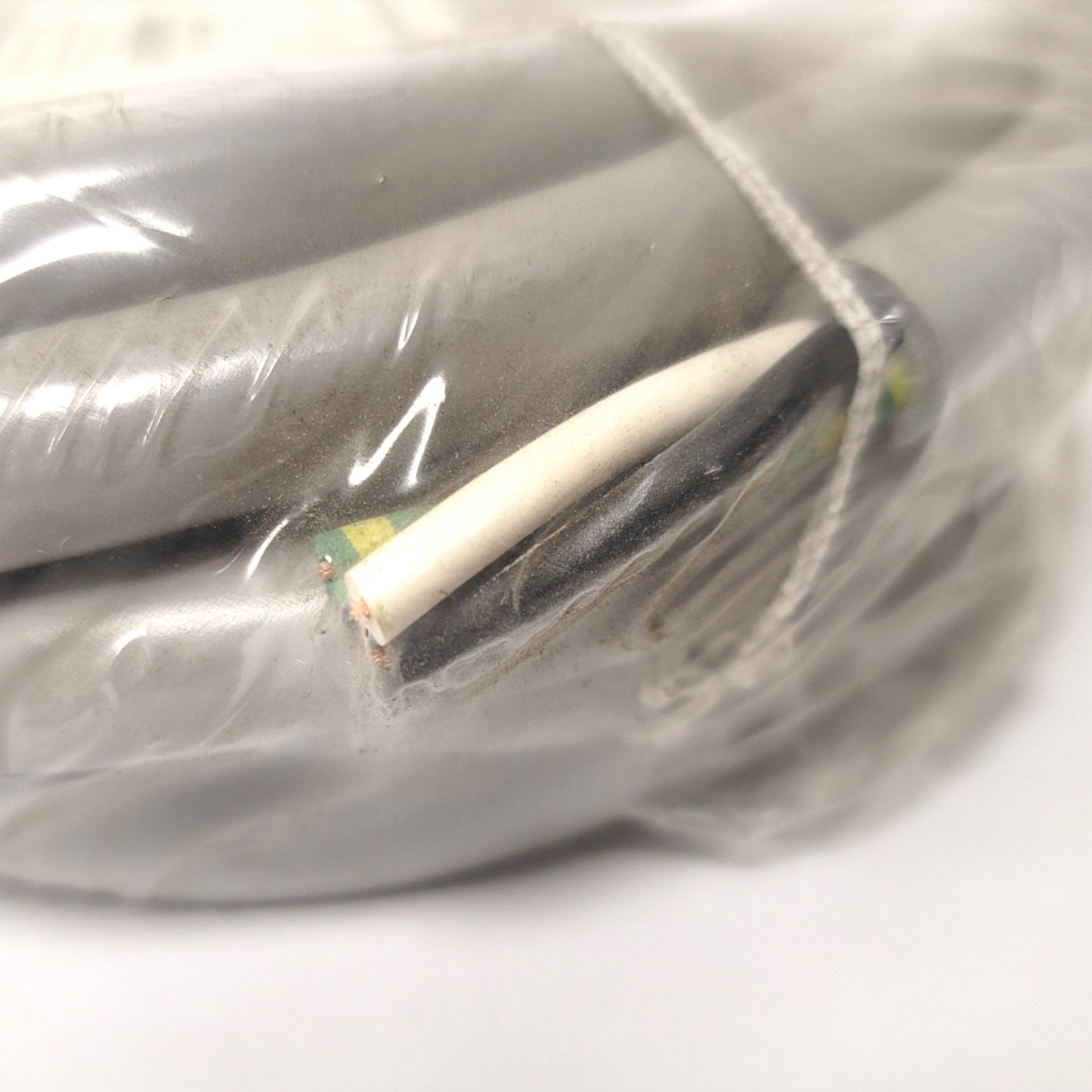 New Mencom MINH-3FP-12 Female Cordset 3-Pole, 12Ft, 600VAC, 13A, 7/8-16UN