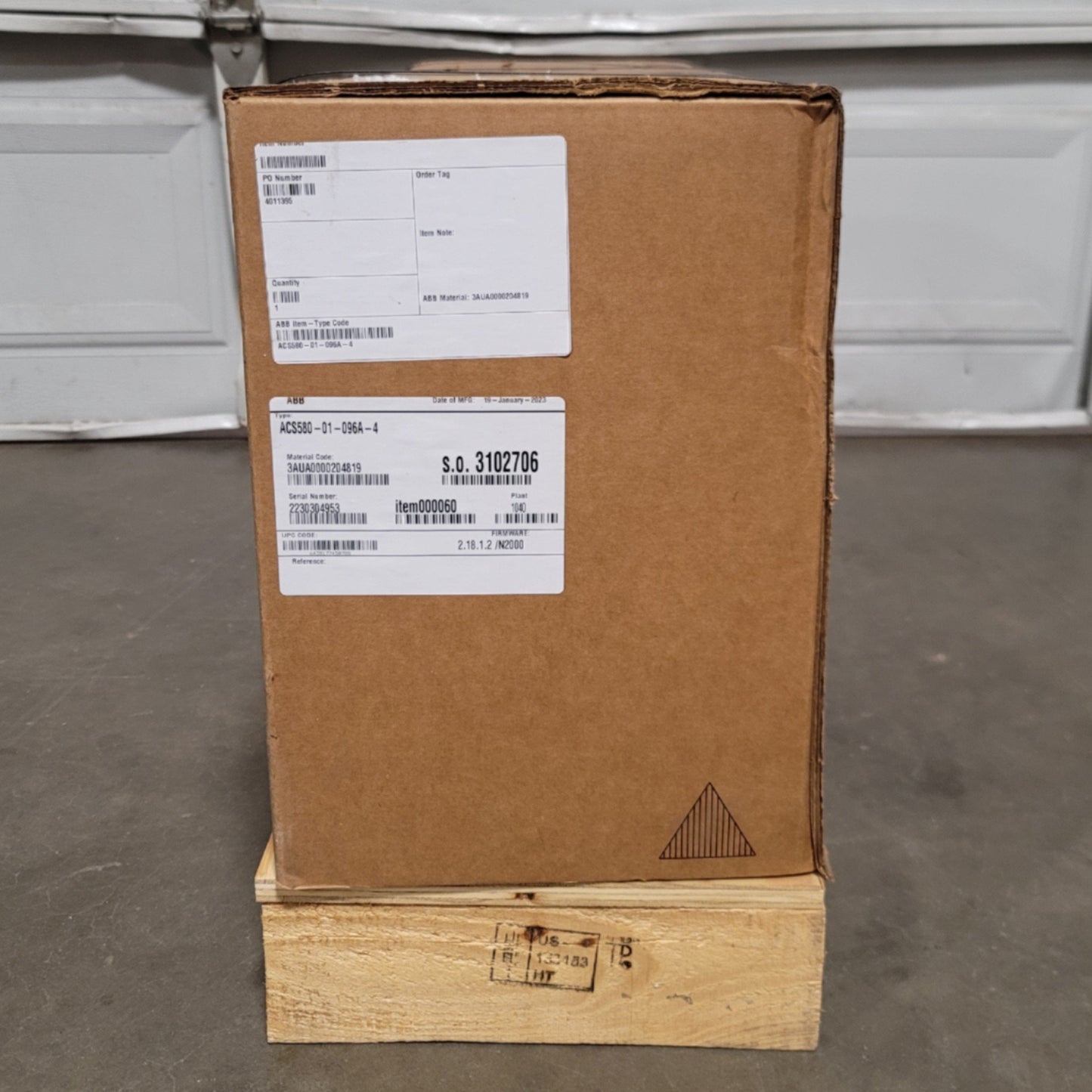 New ABB ACS580-01-096A-4 Variable Frequency Drive 75HP, 380-500VAC 3-Phase, 96A