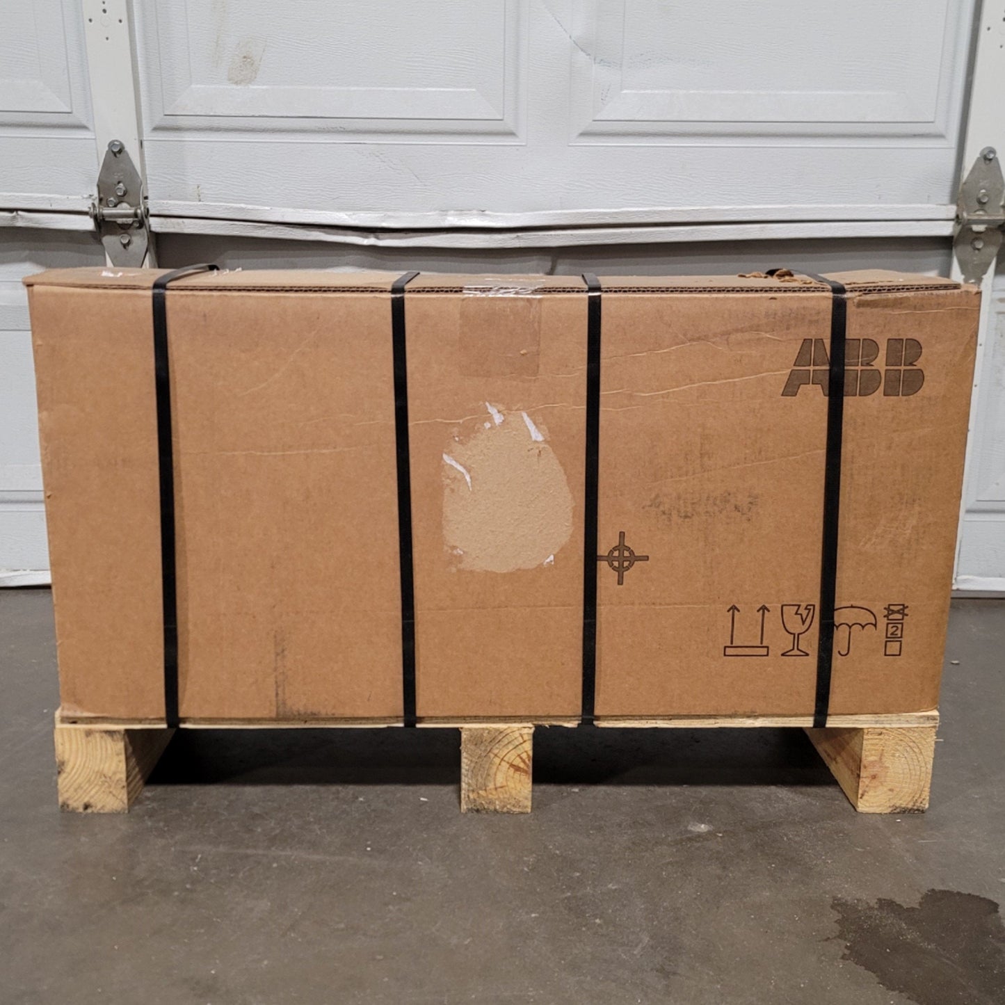 New ABB ACS580-01-096A-4 Variable Frequency Drive 75HP, 380-500VAC 3-Phase, 96A
