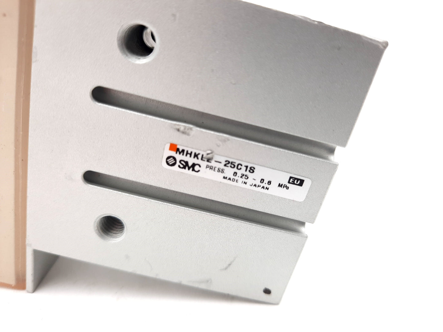 New SMC MHKL2-25C1S Pneumatic Air Parallel Gripper 25mm Bore, Single Acting N.C