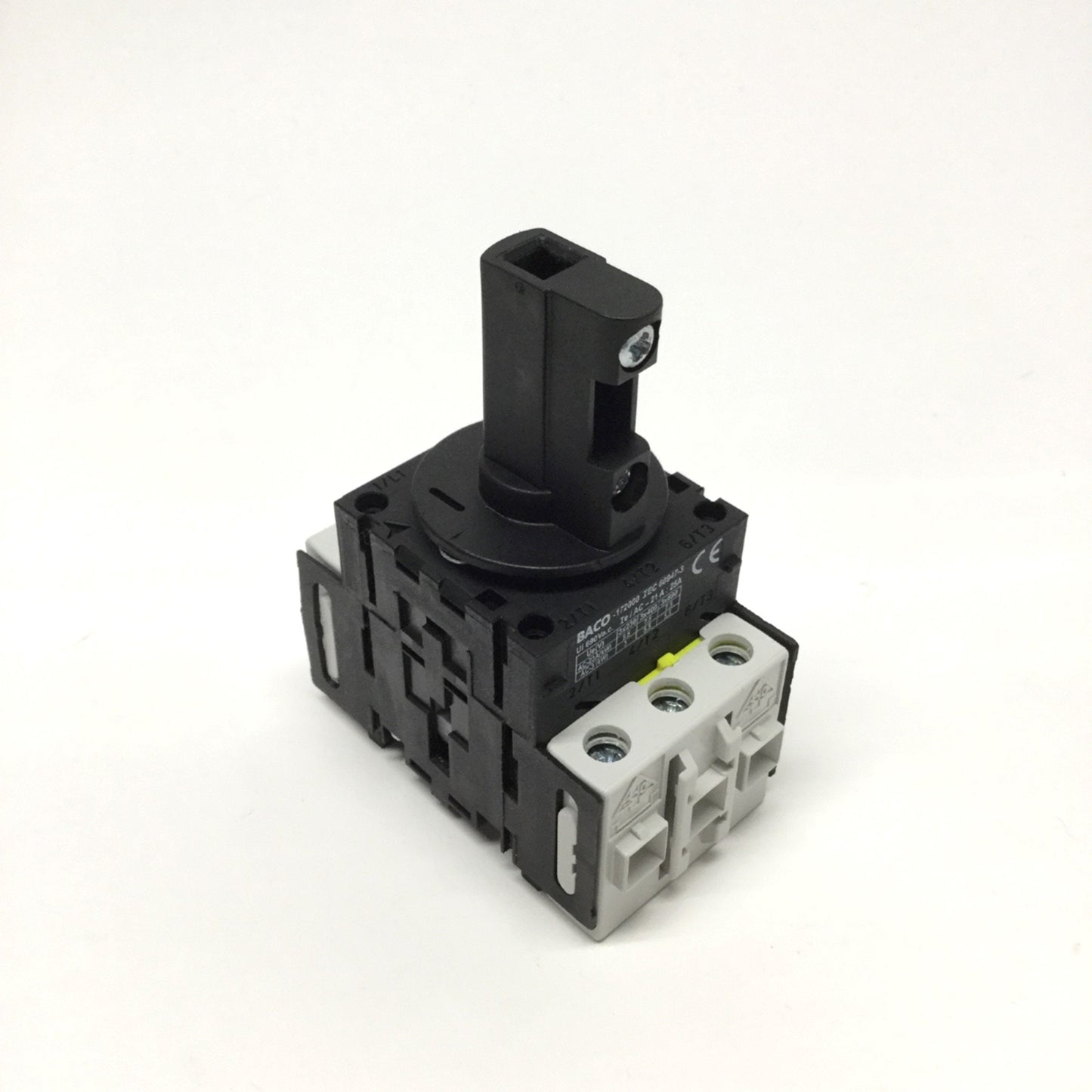Used BACO 172000 ON-OFF Motor Disconnect Switch, 3-Pole 90° Throw, 600VAC 25A