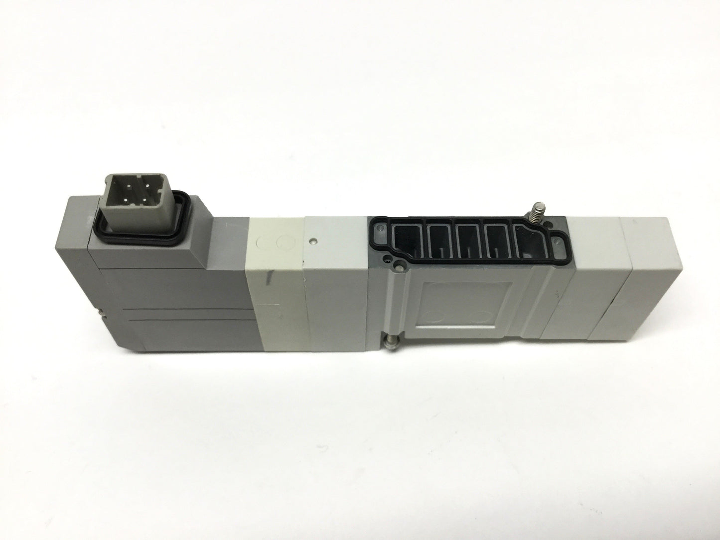 Used SMC SV1400-5FU Double Solenoid Valve, 3-Position 5-Port, 24VDC, 0.2-0.7MPa