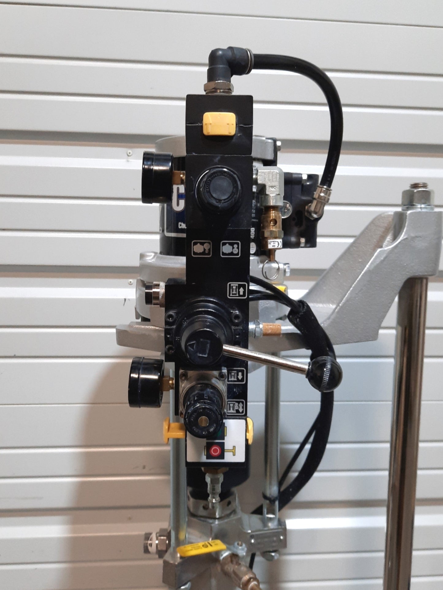 Used Graco CM6F3F Check-Mate S20 Sealant/Adhesive Supply System 5Gal .9GPM 125PSI