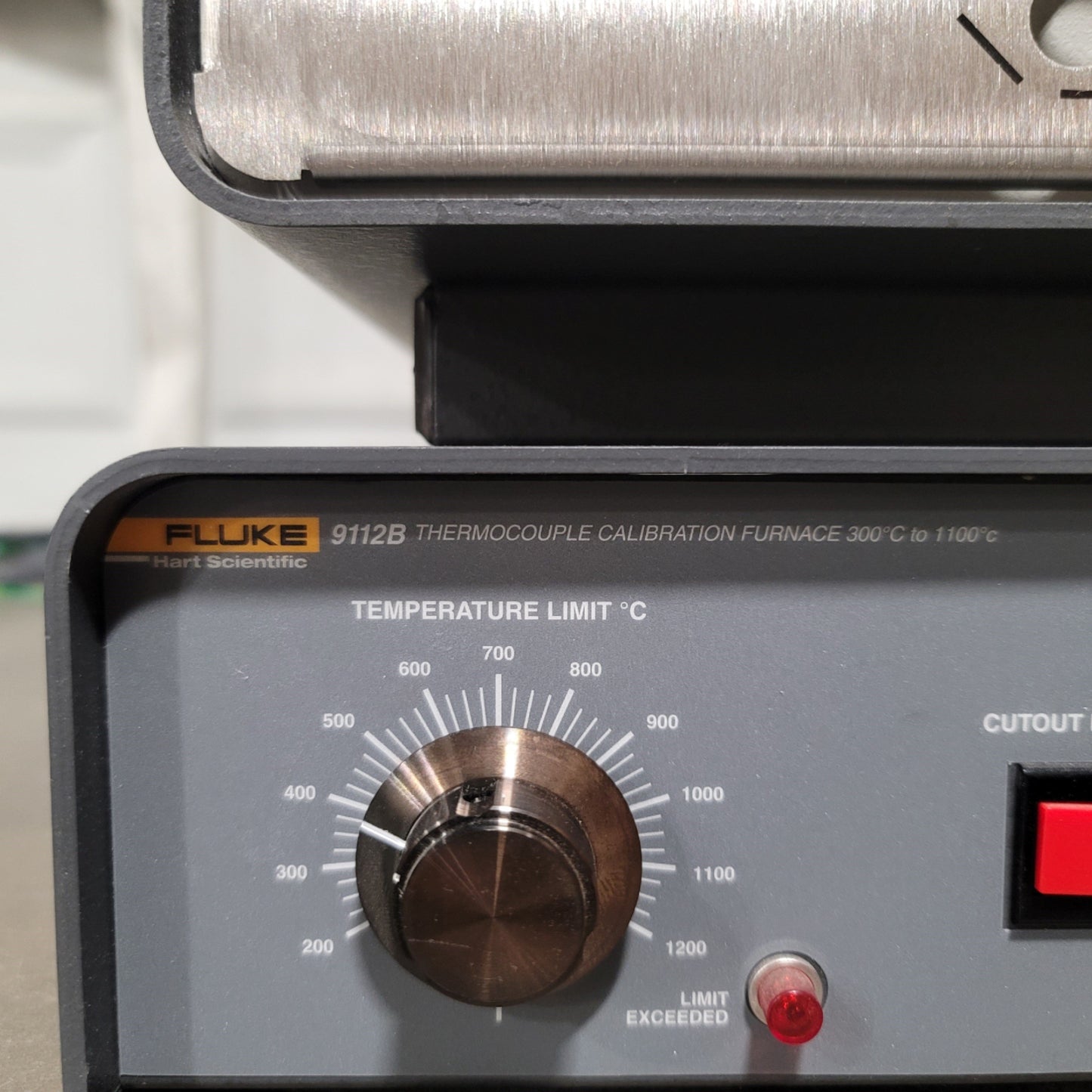 Used Fluke 9112B Thermocouple Calibration Furnace 300-1100°C, 230VAC 1-Ph *No TCs*