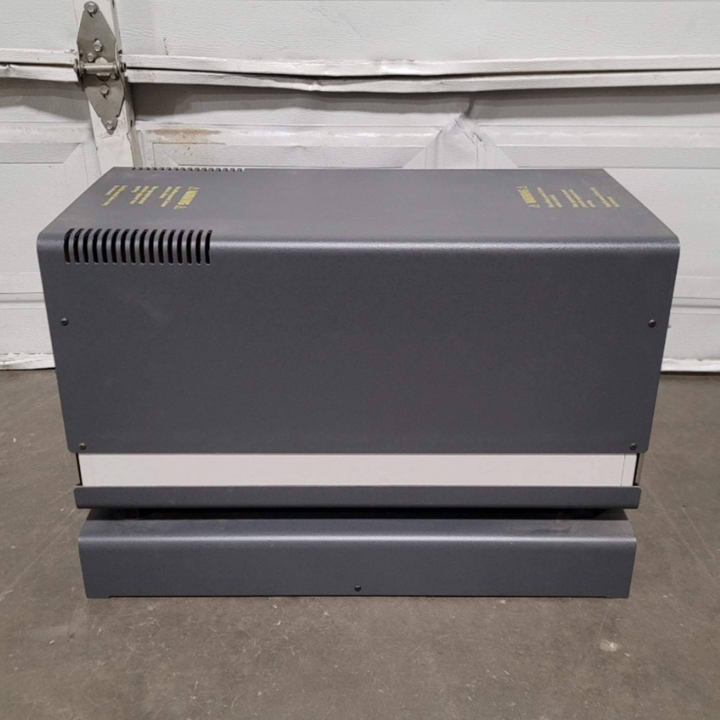 Used Fluke 9112B Thermocouple Calibration Furnace 300-1100°C, 230VAC 1-Ph *No TCs*