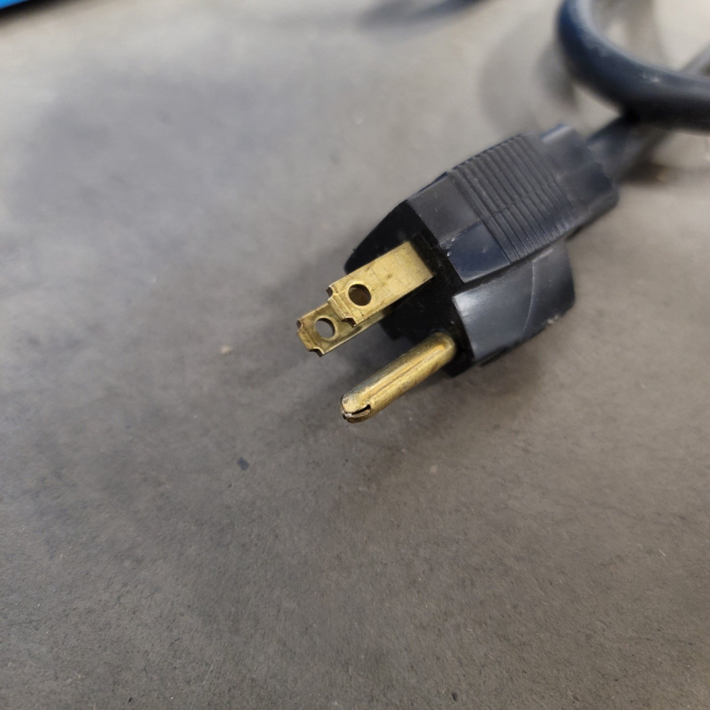 Used Miller Radiator 1A Welder Cooling System 115VAC, 1.5 Gallons, 3Qts/min @ 50psi