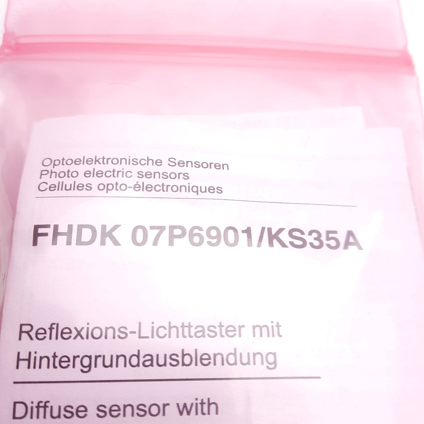 New Baumer FDHK 07P6901/KS35A Photoelectric Diffuse Sensor, 10-60mm, PNP, 10-30VDC