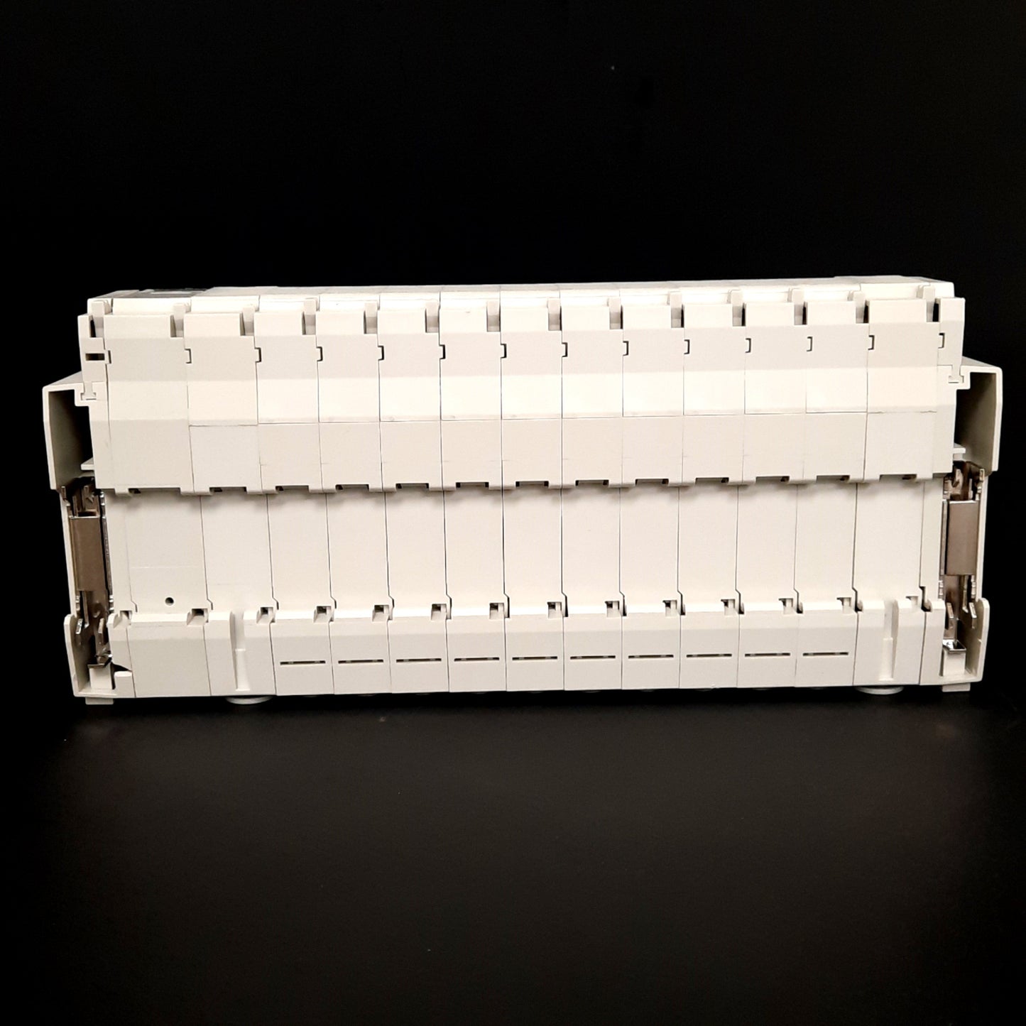 New – Open box SMC SS5Y5-45FU-10B-C6 Manifold Assembly D-Sub 25, 10 Station, ø6mm & ø10mm Ports