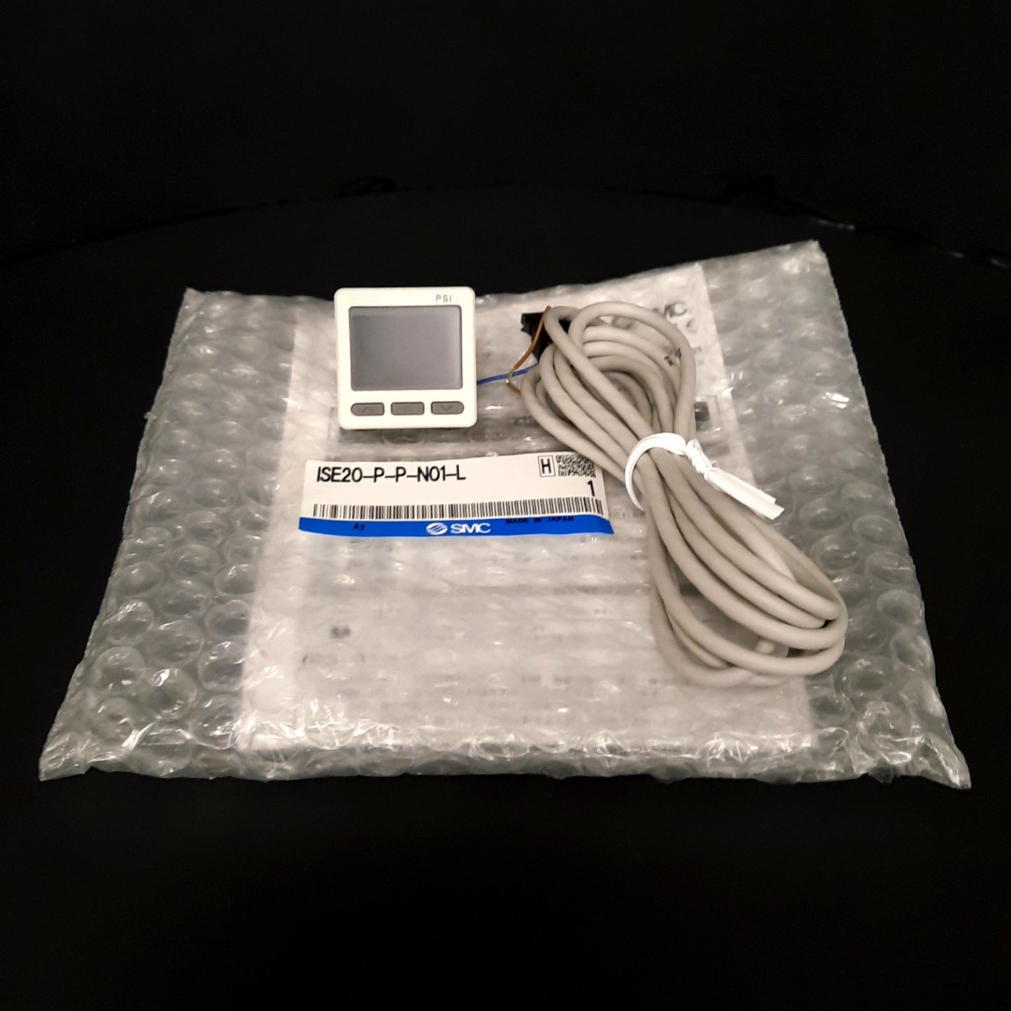 New SMC ISE20-P-P-N01-L Digital Pressure Sensor PNP Output 12-24VDC, -14.5 to 145psi
