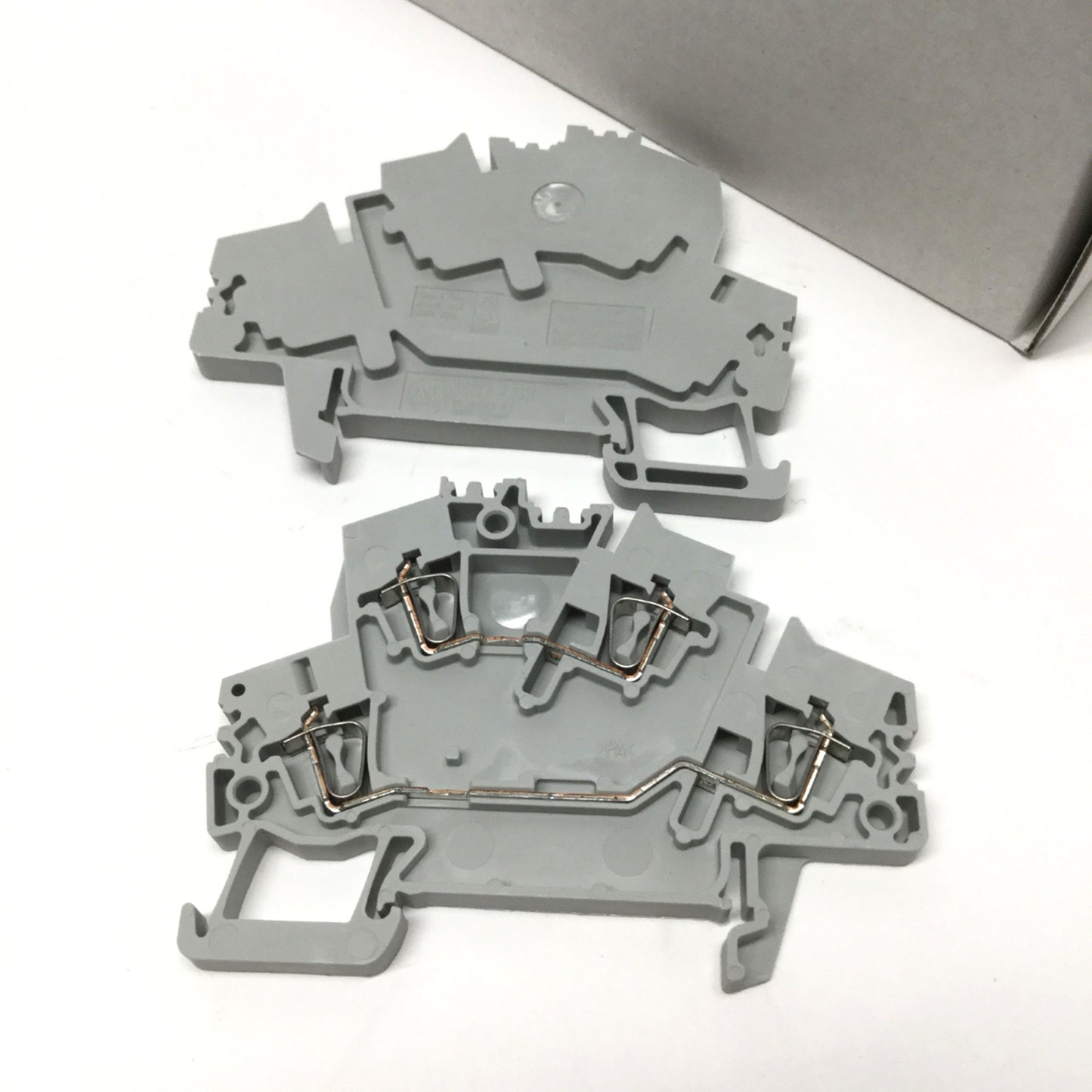 New Lot of 25 Allen-Bradley 1492-LD3 2-Circuit Spring Clamp Terminal Block, 600V 20A