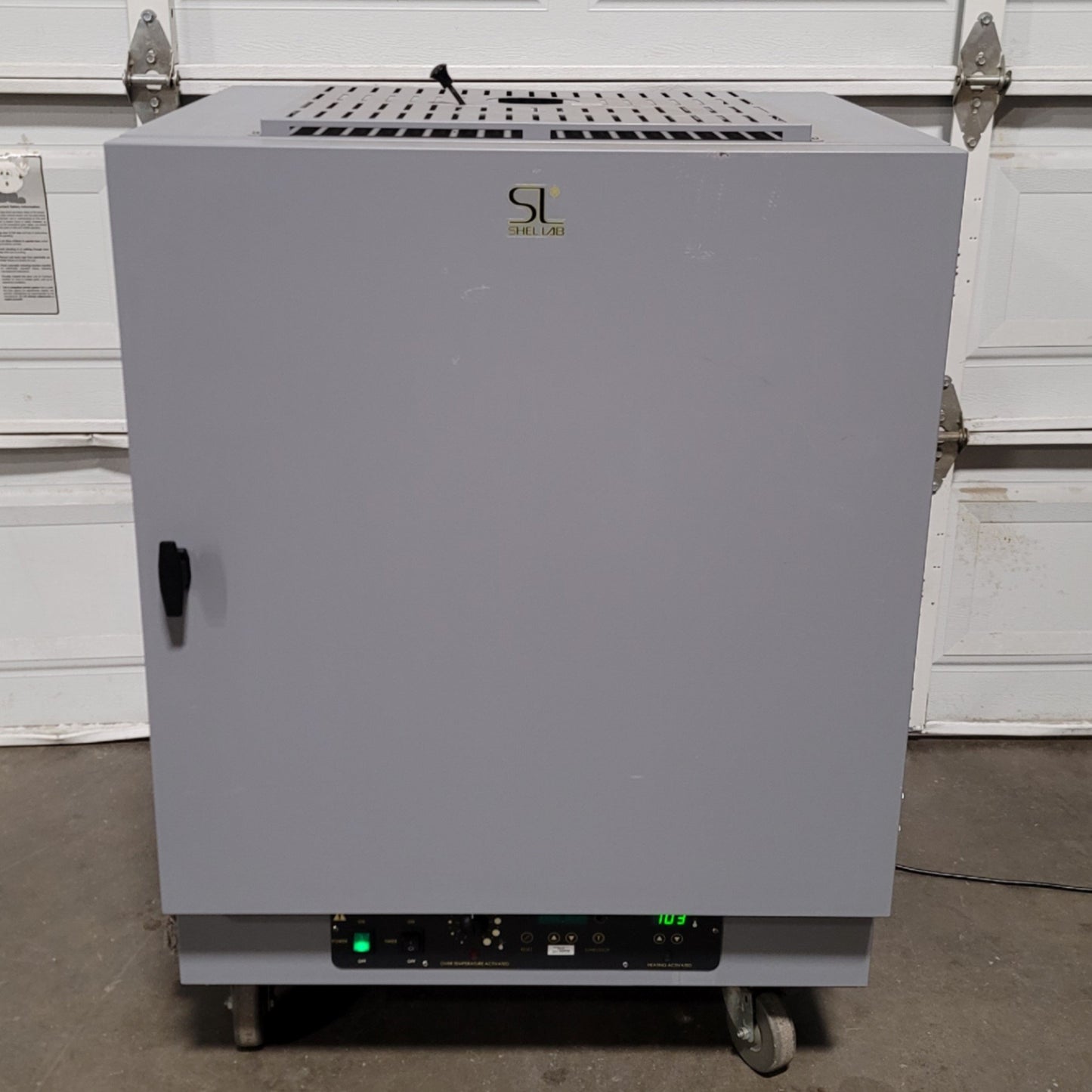 Used Shel Lab CE5G Gravity Convection Oven 5 Cubic Feet 225°C Max 115VAC *No Shelves*