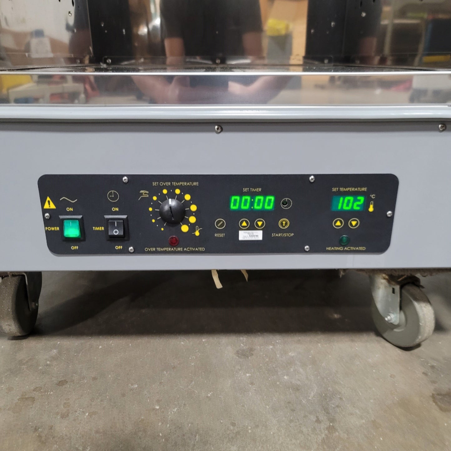 Used Shel Lab CE5G Gravity Convection Oven 5 Cubic Feet 225°C Max 115VAC *No Shelves*