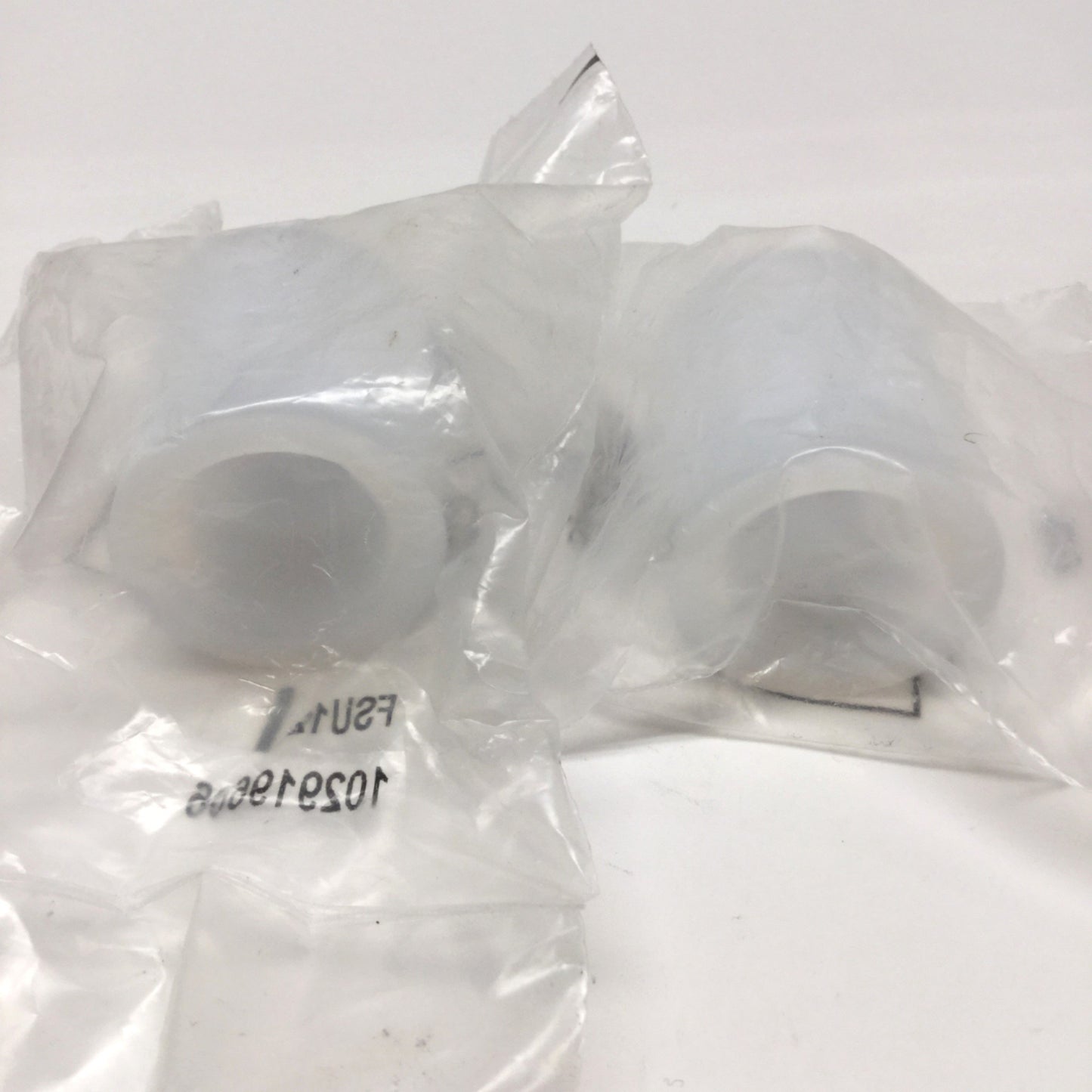 New Lot of 2 Entegris FSU12 Straight Pipe Adapter Fittings 3/4" NPT Female, PFA