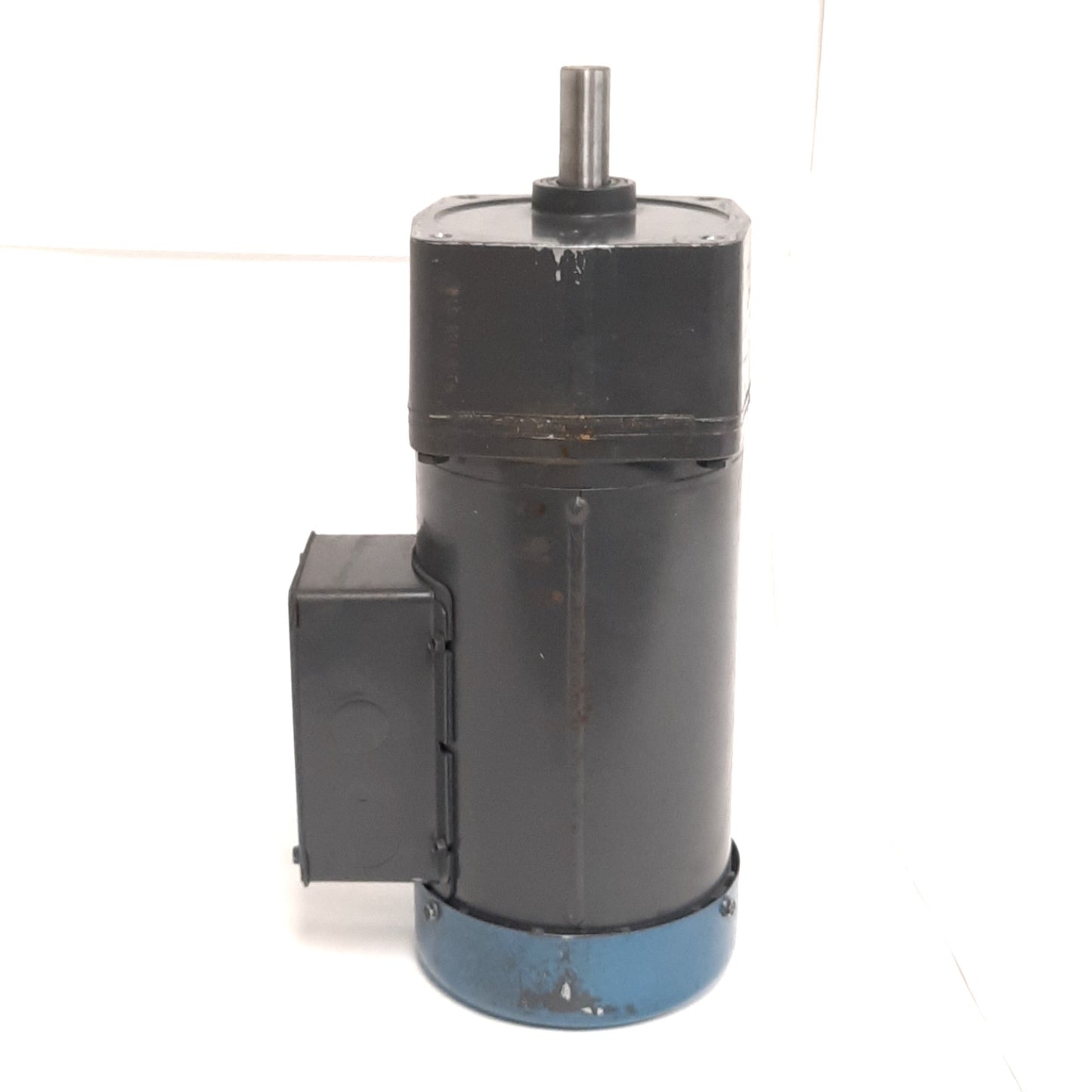 Used Dayton 6MK84 Gearmotor 230/460VAC 3-Ph, 10:1 Reduction, 1/3HP, 173/144RPM