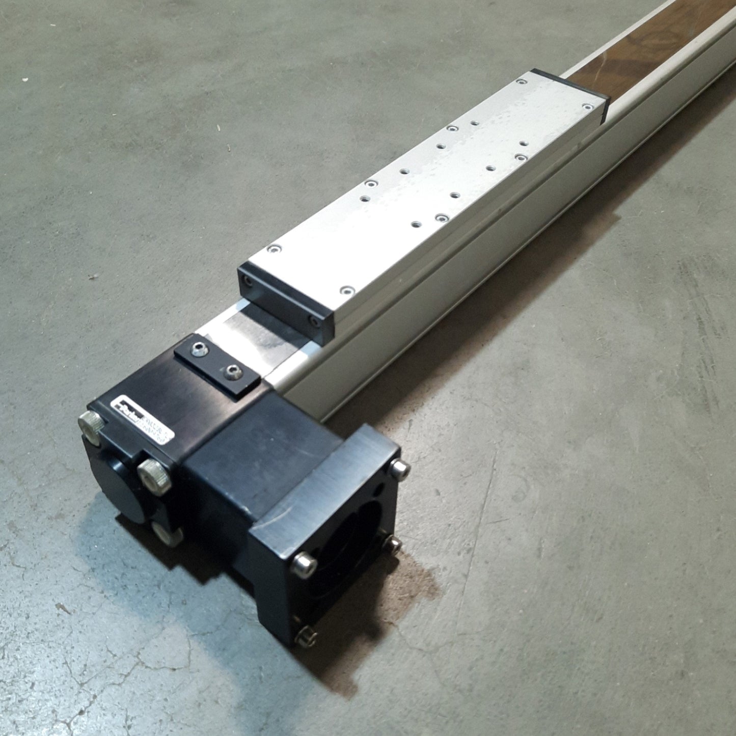 Used Parker ER032BLT Rodless Actuator, 1500mm Stroke, 70mm/rev, 50Lb-Ft Load