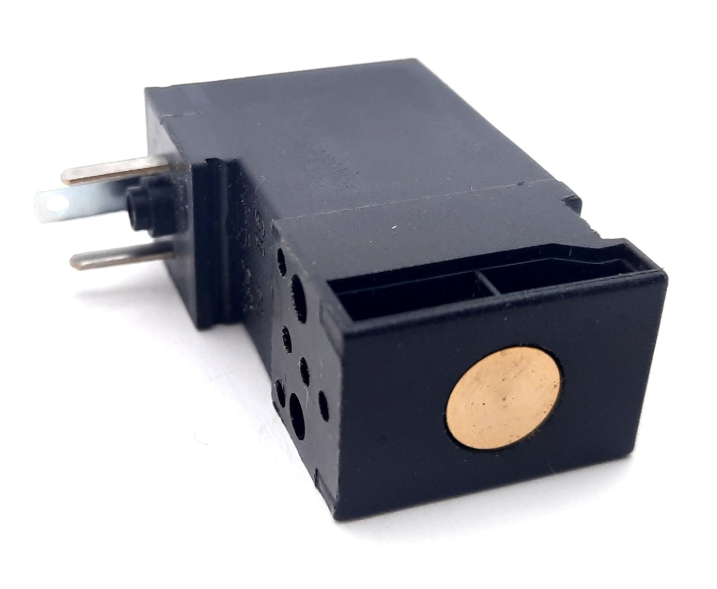 New – Open box Parker P2E-KS32C2 Electro Pneumatic Valve 15mm NC STD Flow, 24VDC 1.2W