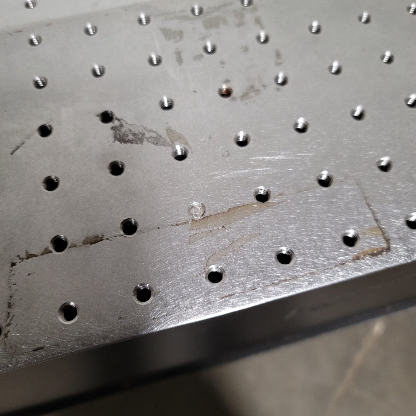 Used Newport RS2000-48-8 Sealed Hole Optical Table With Tuned Damping 4' x 8' x 8"