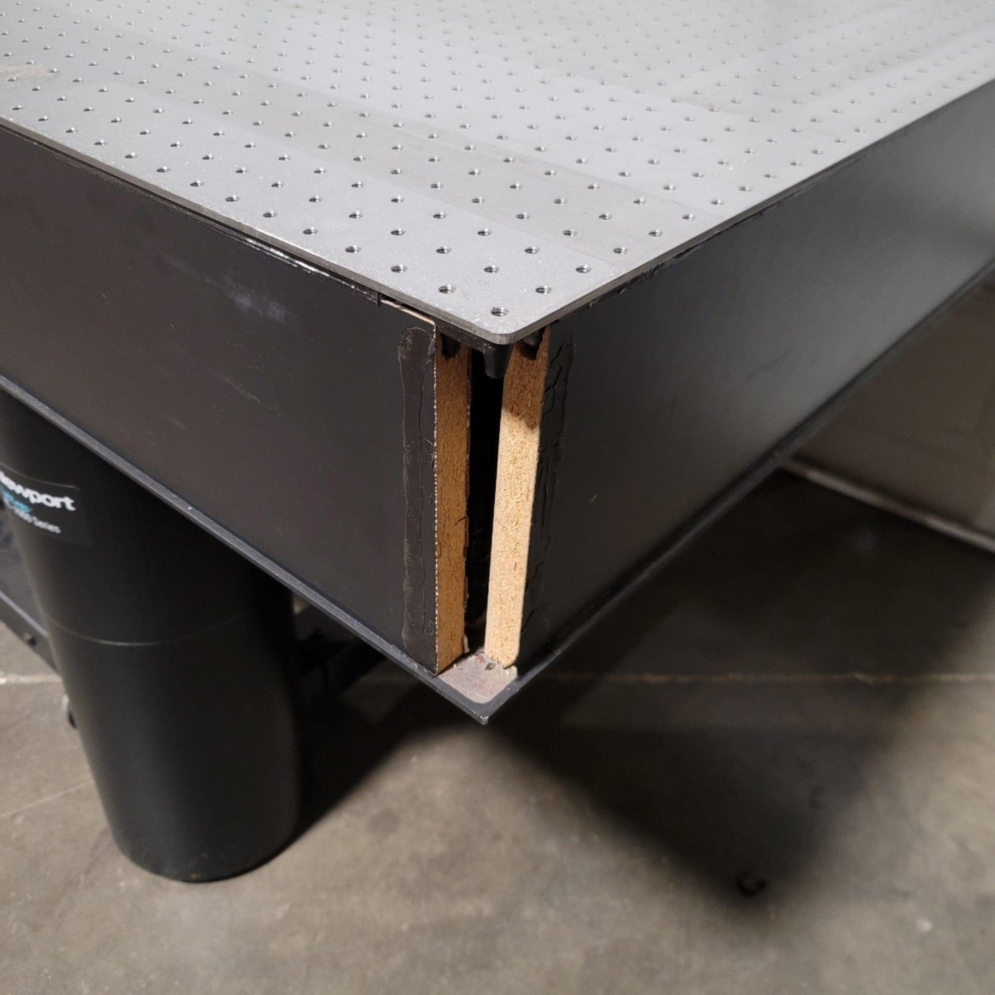 Used Newport RS2000-48-8 Sealed Hole Optical Table With Tuned Damping 4' x 8' x 8"