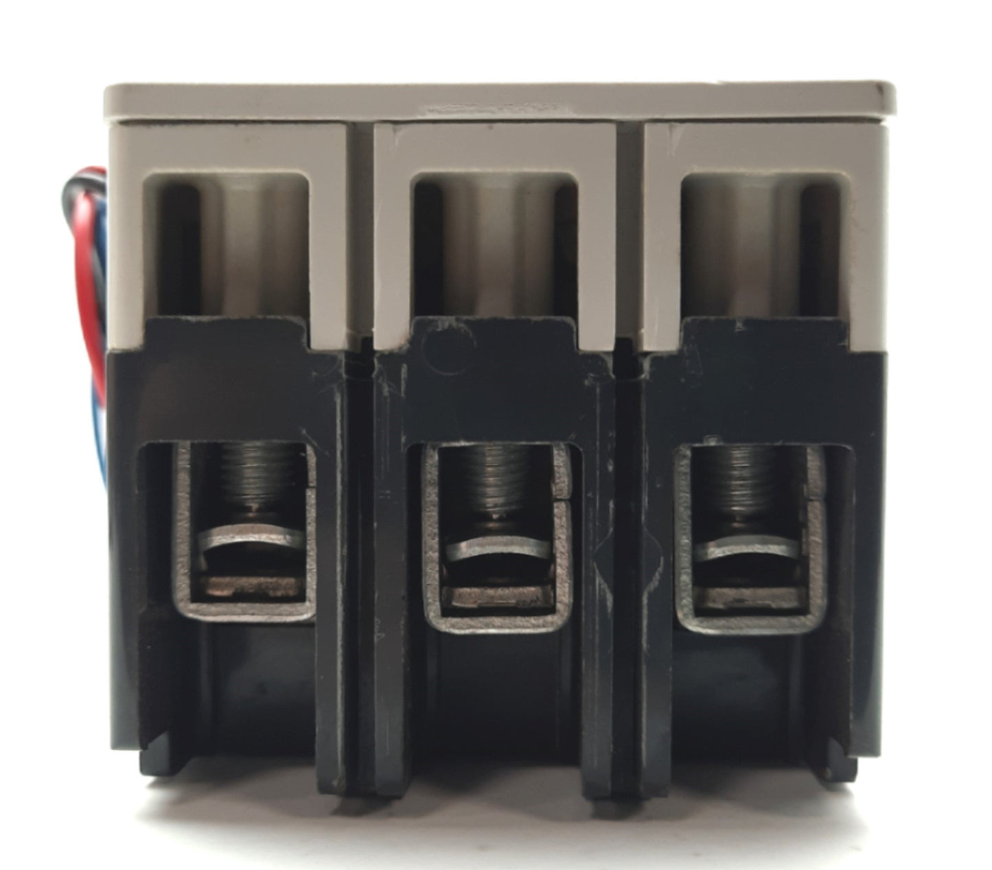 Used EATON Cutler-Hammer HMCPE007C0C Circuit Breaker, 3-Pole, 7A 600V w/Alarm