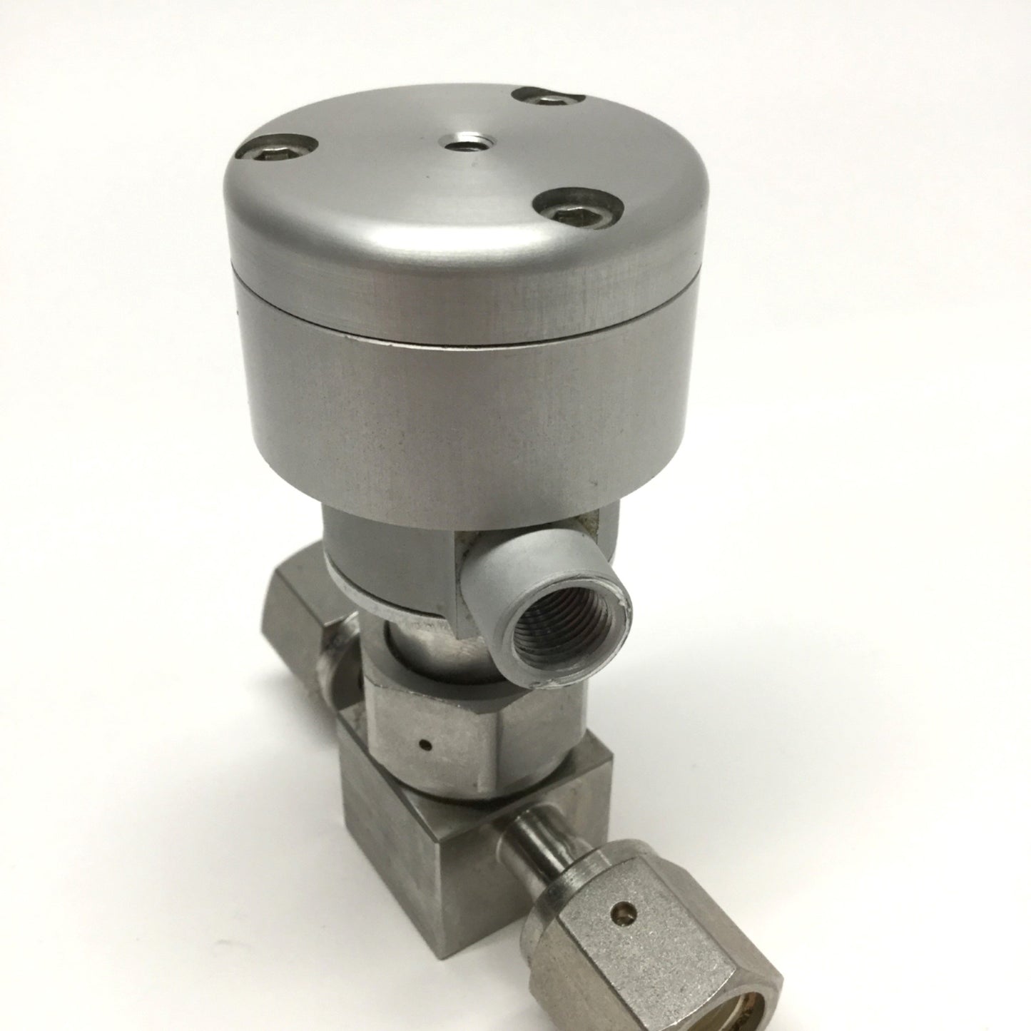 Used Swagelok SS-4BK-V51-1C Bellows Valve, 1/4" VCR Female, 316 SS, NC Actuator