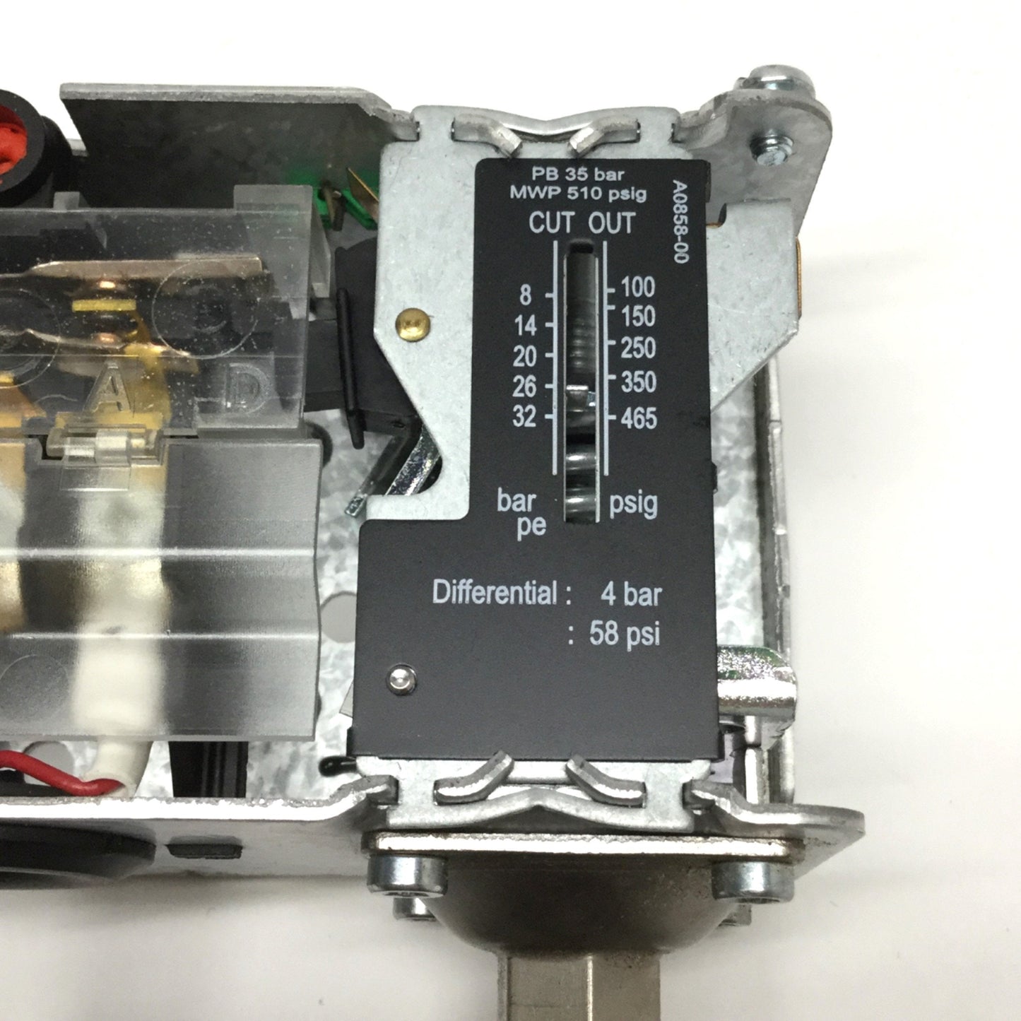 Used Danfoss KP15 Dual Pressure Switch SPDT -0.2-7.5/8-32 bar, 0.7-4 bar Differential