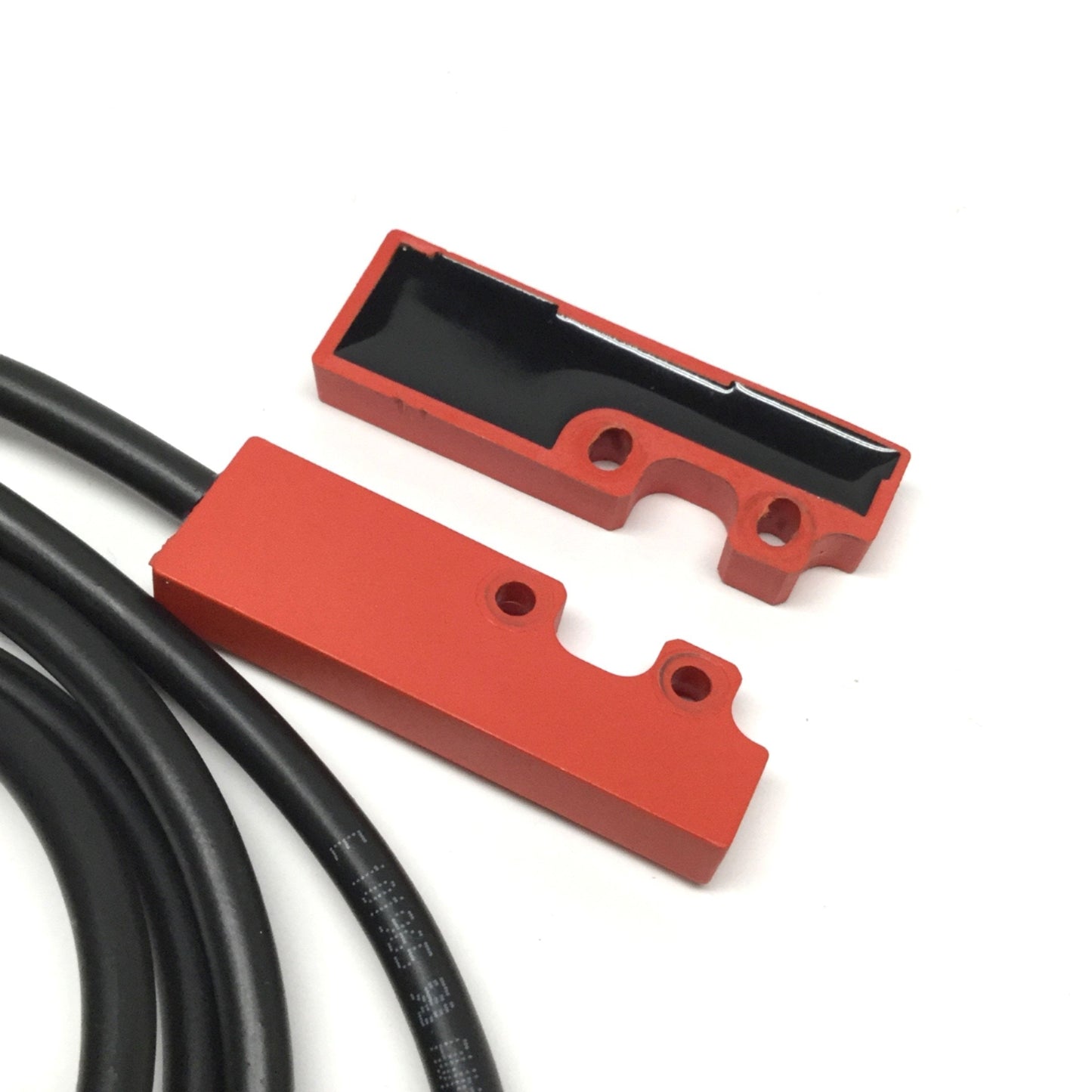 Used Telemecanique XCS-ZC5912 Magnetic Switch With Actuator, 5-15mm, 24VDC 100mA