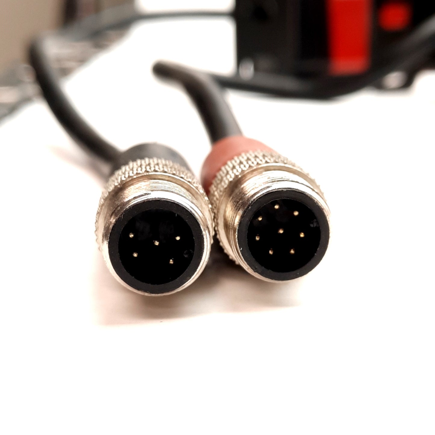 Used Telemecanique XUS-LTR5A0870 Light Curtain 40-Beam, 20ms, 0.3-9m, 870mm, 24VDC