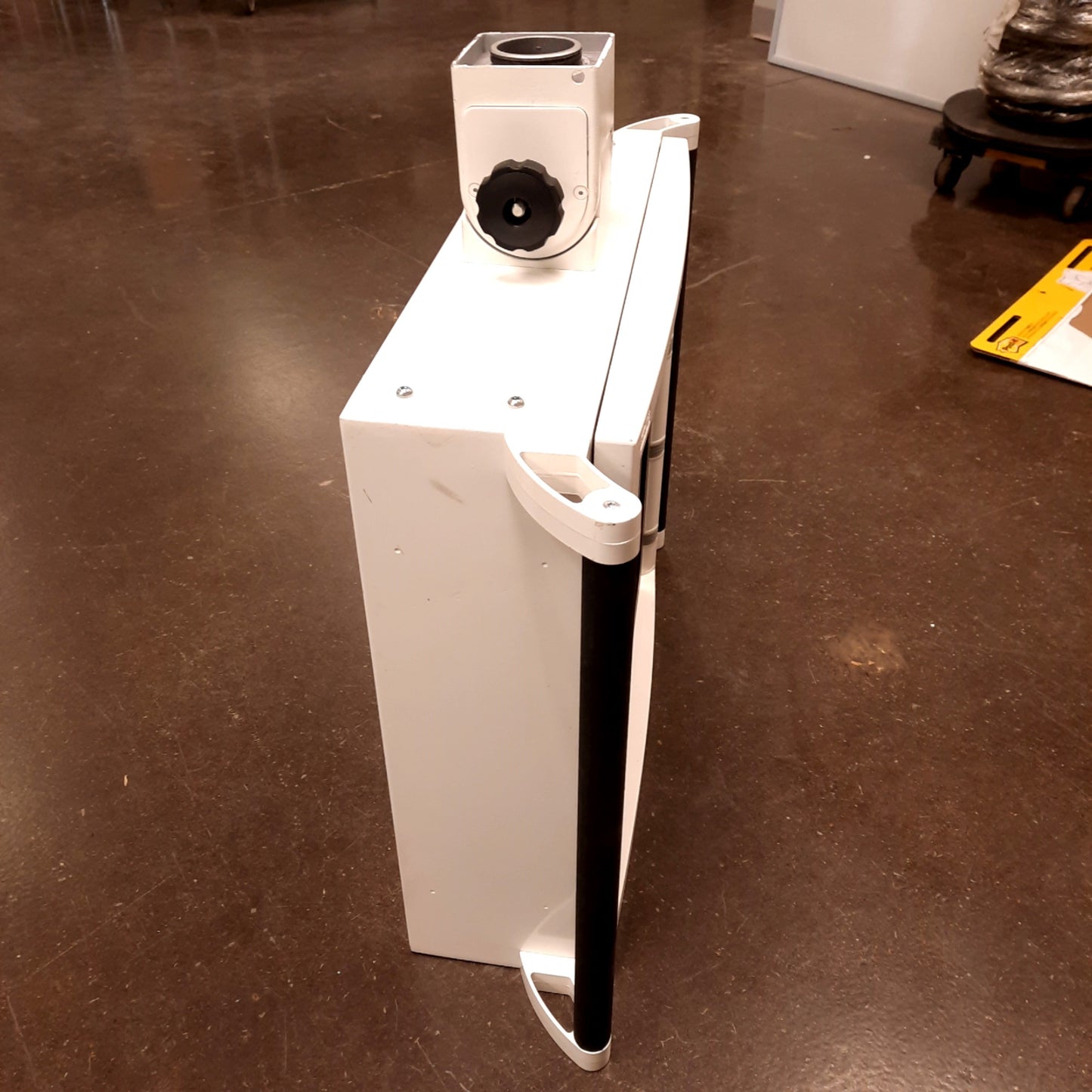 Used Hoffman CP556018B HMI Enclosure, 22.5x21.63x7in, 11x13.5in Cutout, ø30mm Holes