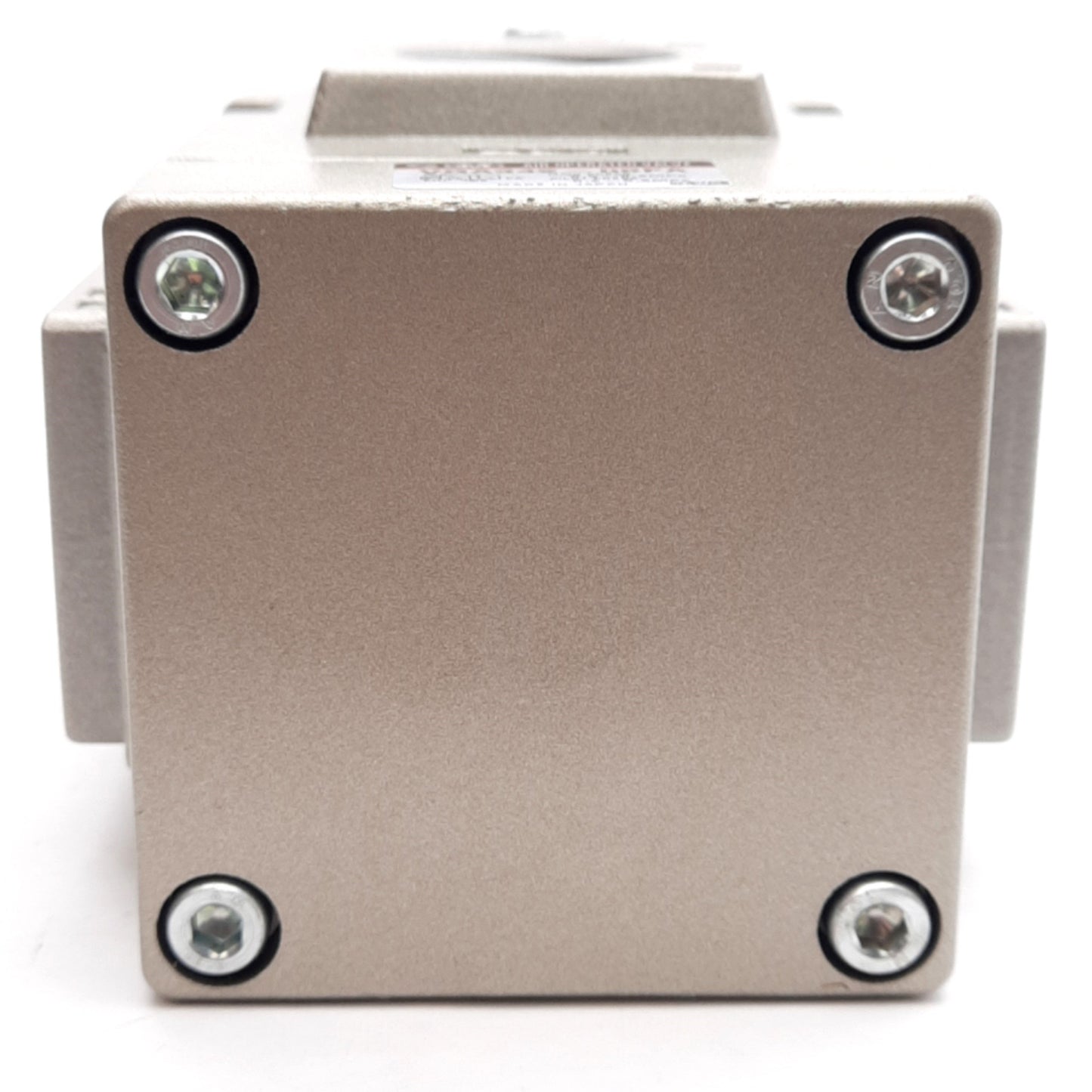 New – Open box SMC VGA342-06FA Air Operated Valve, 0.2-0.9MPa, G3/4 Ports, NC/NO Changeable