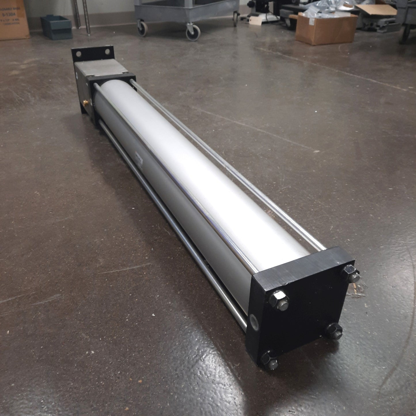 New SMC CDNSF125-915-D Pneumatic Cylinder, ø125mm Bore, 915mm Stroke, 0.97MPa, Rc1/2