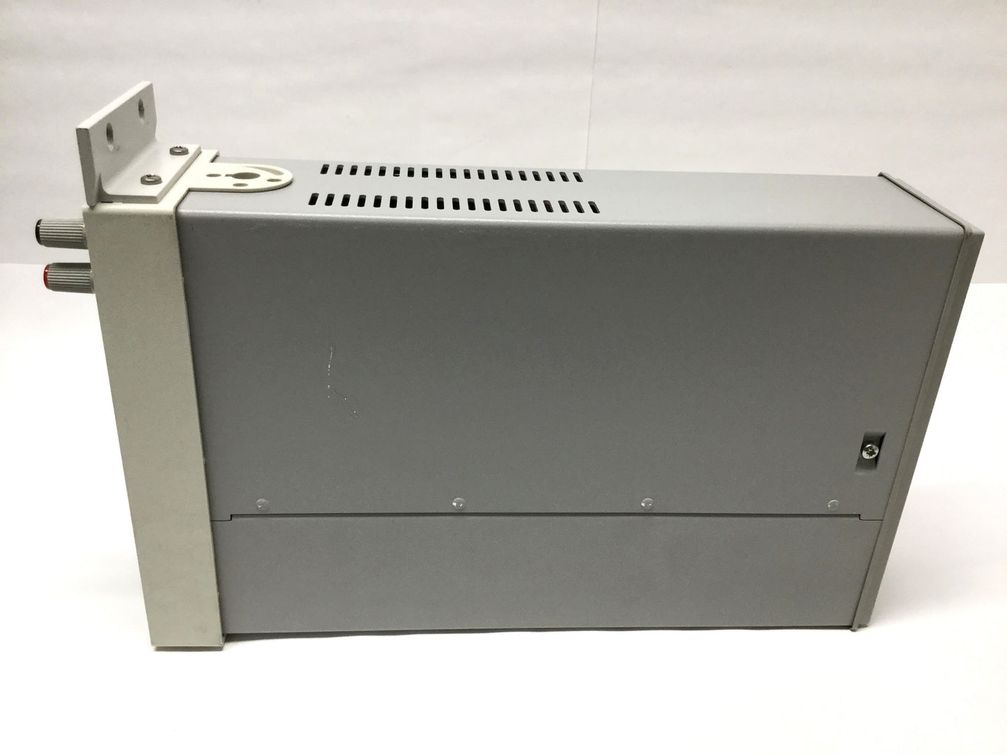 Used Agilent E3640A Adjustable Bench DC Power Supply 0-8V/3A, 0-20V/1.5A, 30W, 115VAC