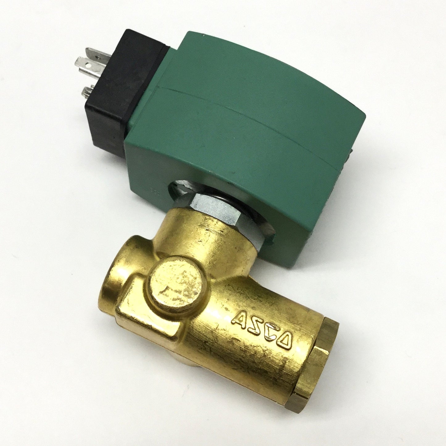 Used ASCO SD8223G023 Red Hat Solenoid Brass Valve 2-Way NC, 3/8" NPT, 24VDC, 400psi