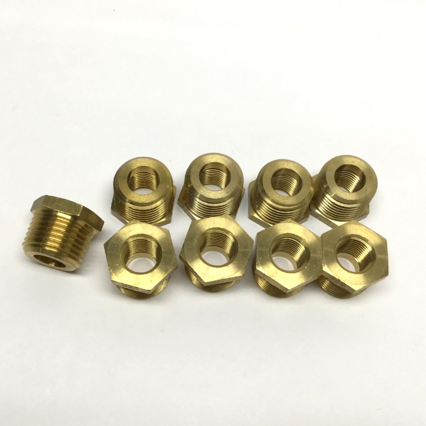 New – Open box Lot of 9 Eaton 3220X8X4 Brass Adapter Fittings 1/2" NPT Male x 1/4" NPT Female