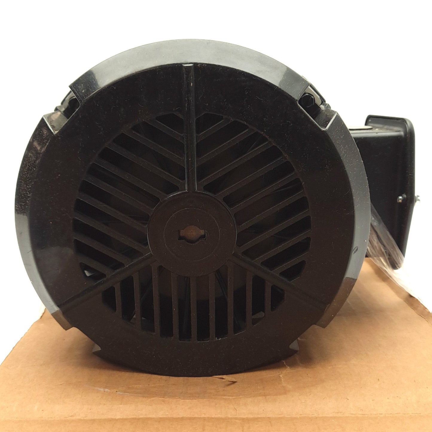 New Bison 017-485-0060 Gearmotor, 230VAC 3-Ph, 59.1:1 Ratio, 1/2 HP, 48 Frame