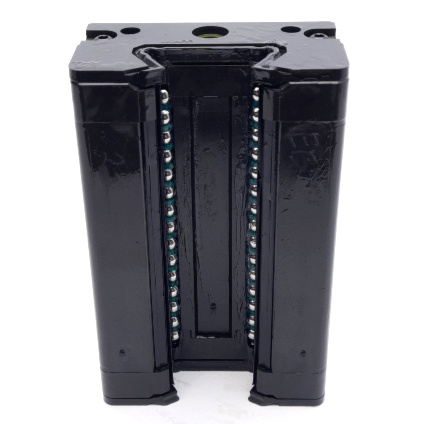 New THK SSR35XW1SS Linear Guide Block, 110.9x70x36.5mm, M8 Mounting Holes, 64.6kN