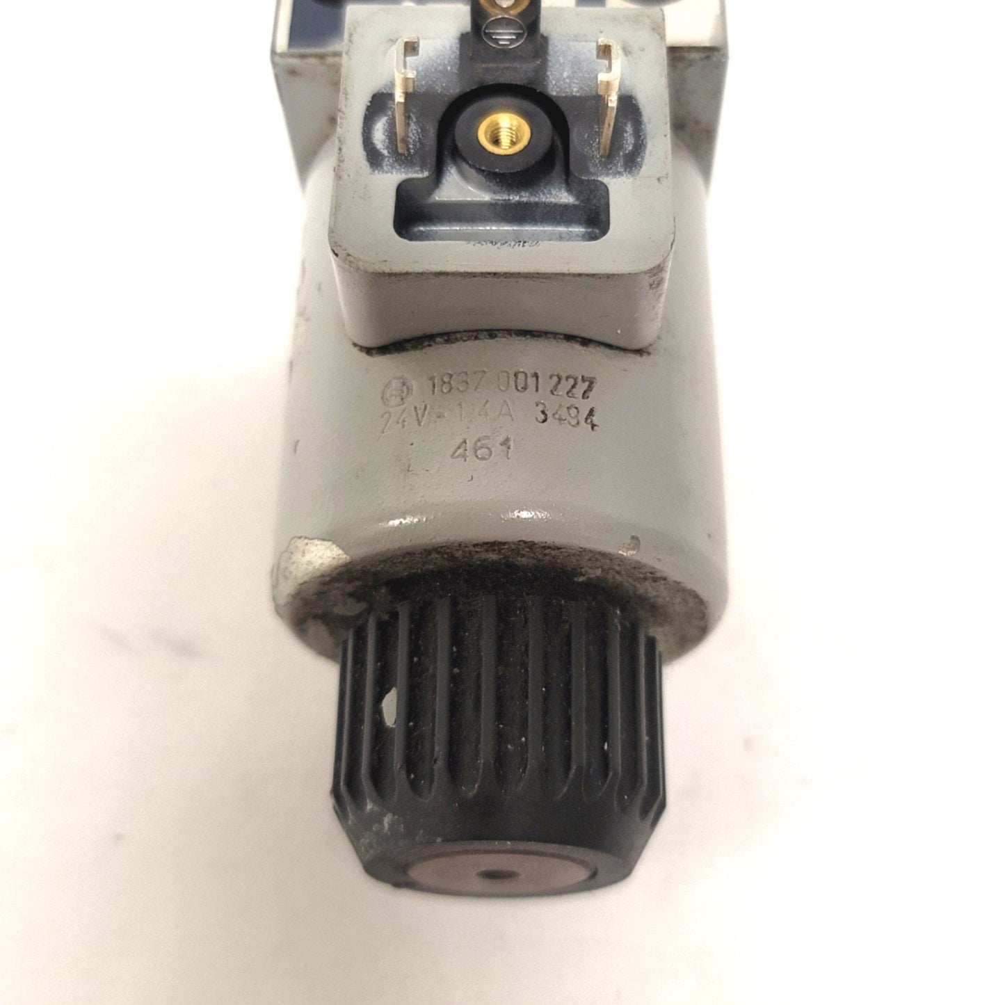 Used Bosch 9810231431 Hydraulic Direction Control Valve 4600psi 24VDC Coil 3POS 4Way
