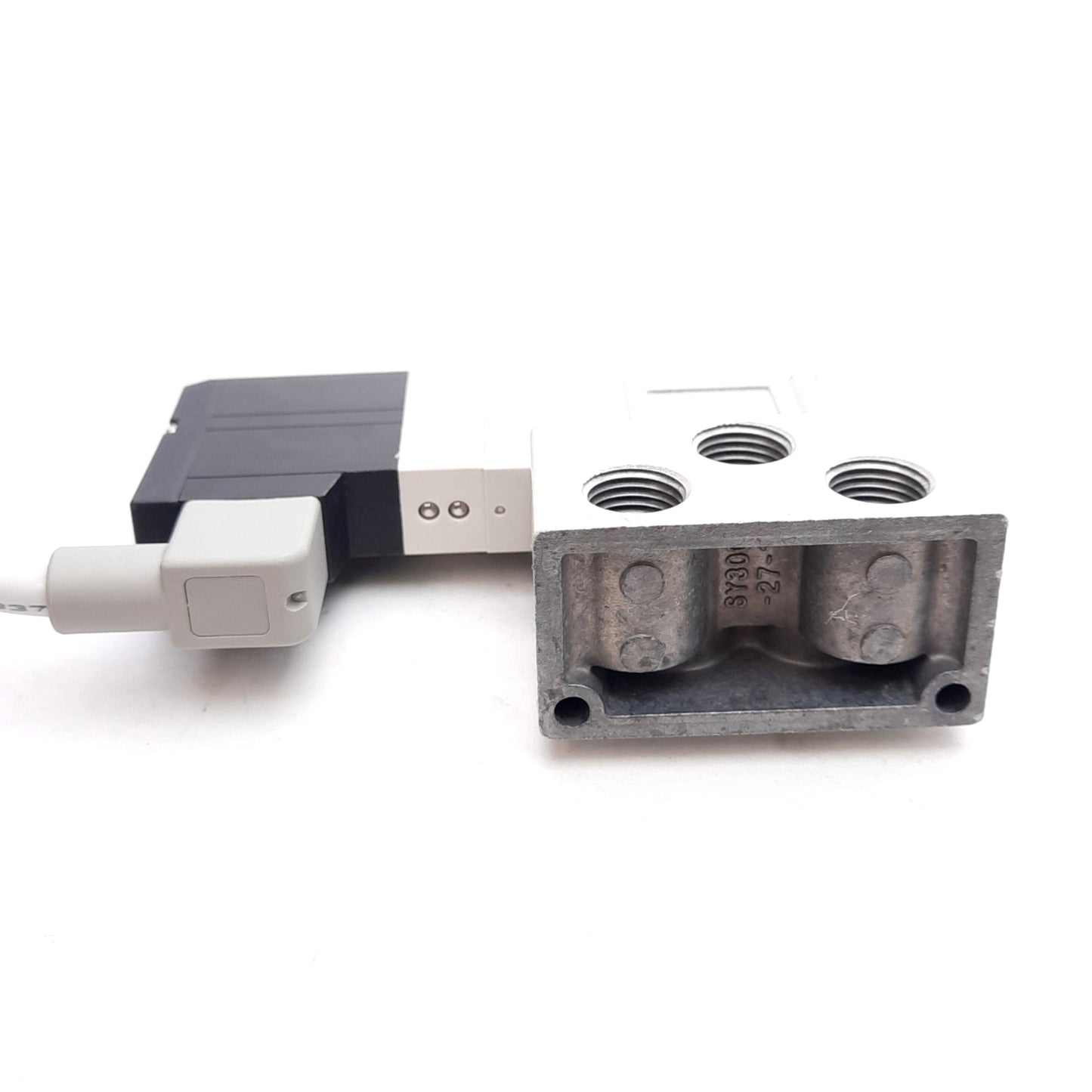 New SMC SV1100-5W7U-01N Solenoid Valve, 2-Position Single 0.7MPa, 24VDC Coil, NPT1/8