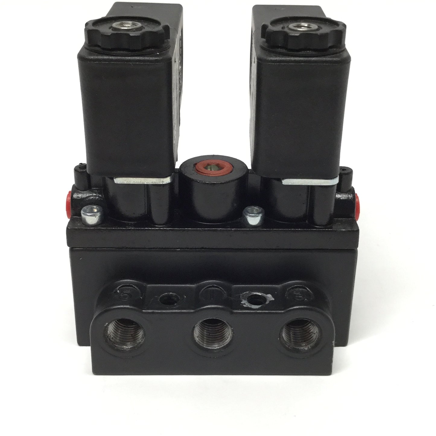 Used Aro Fluid A211SD-024-N-G Pneumatic Valve 2-Position 4-Way, 1/8" NPT, 24VDC Coil
