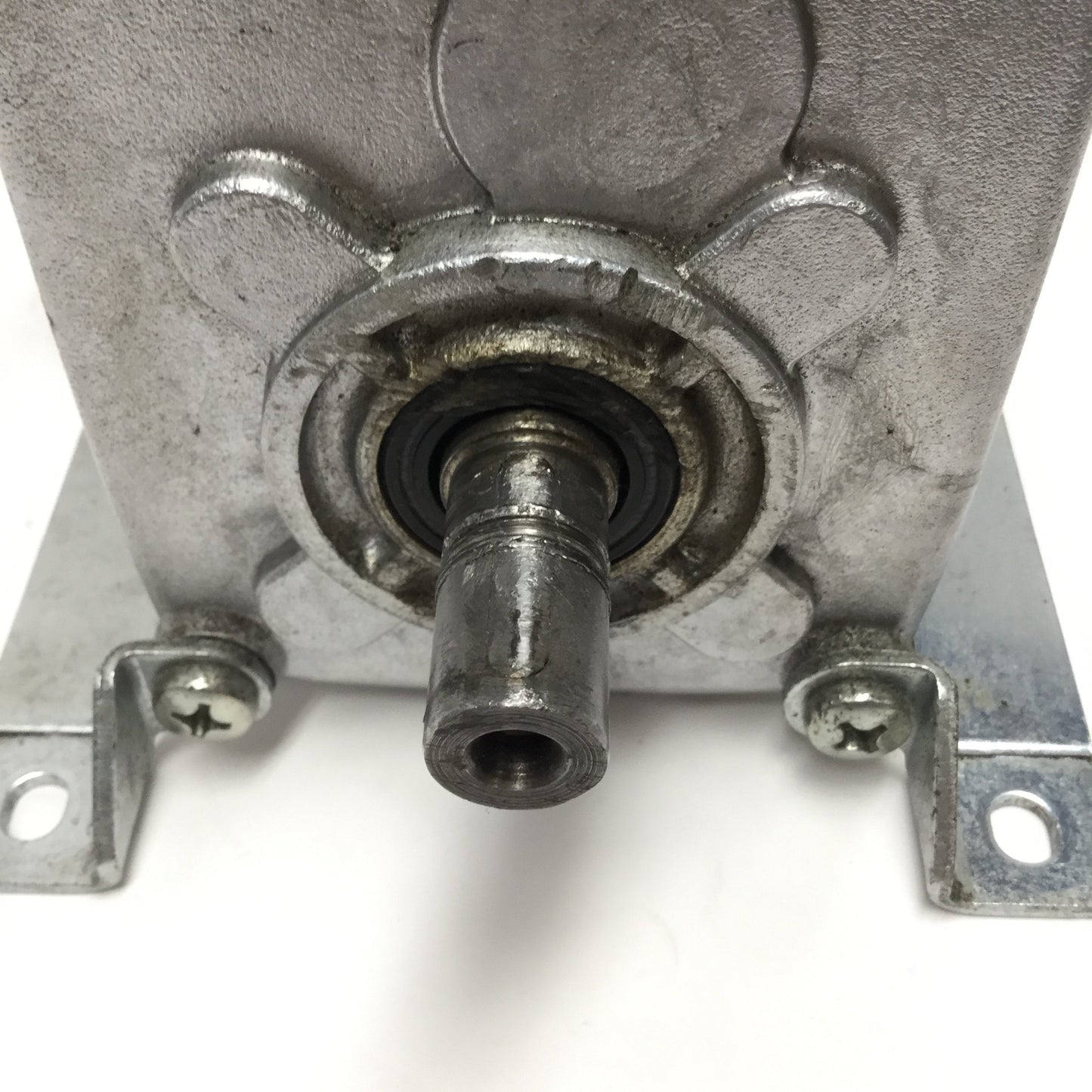 Used Lenze 13.713.47.520 3-Phase Motor 220-240/380-415VAC 50Hz, 160:1 Gear Ratio