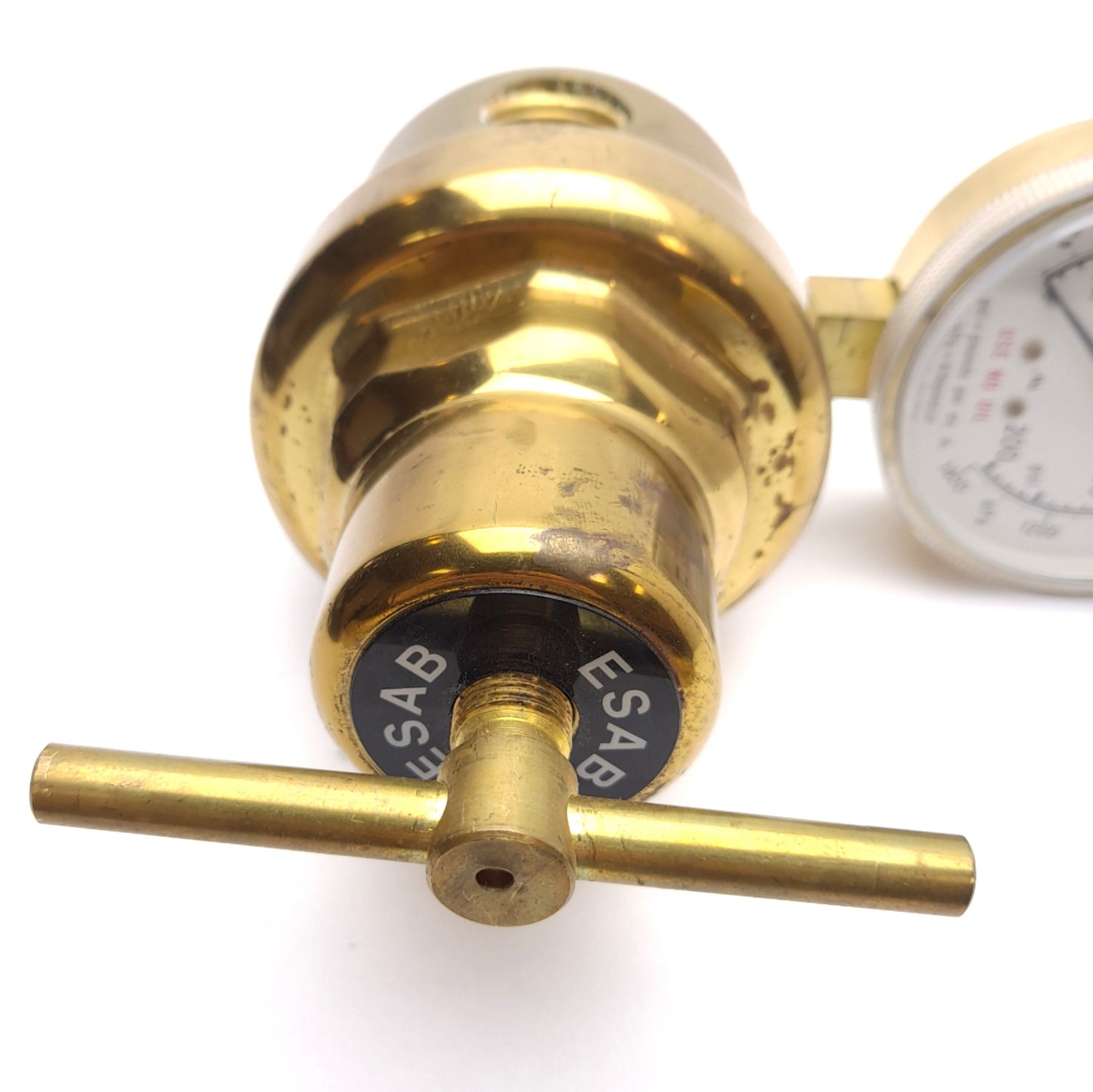 Used ESAB R-6703 22236 Pressure Regulator, 400psig In, 150psig Out, 1/2in NPT